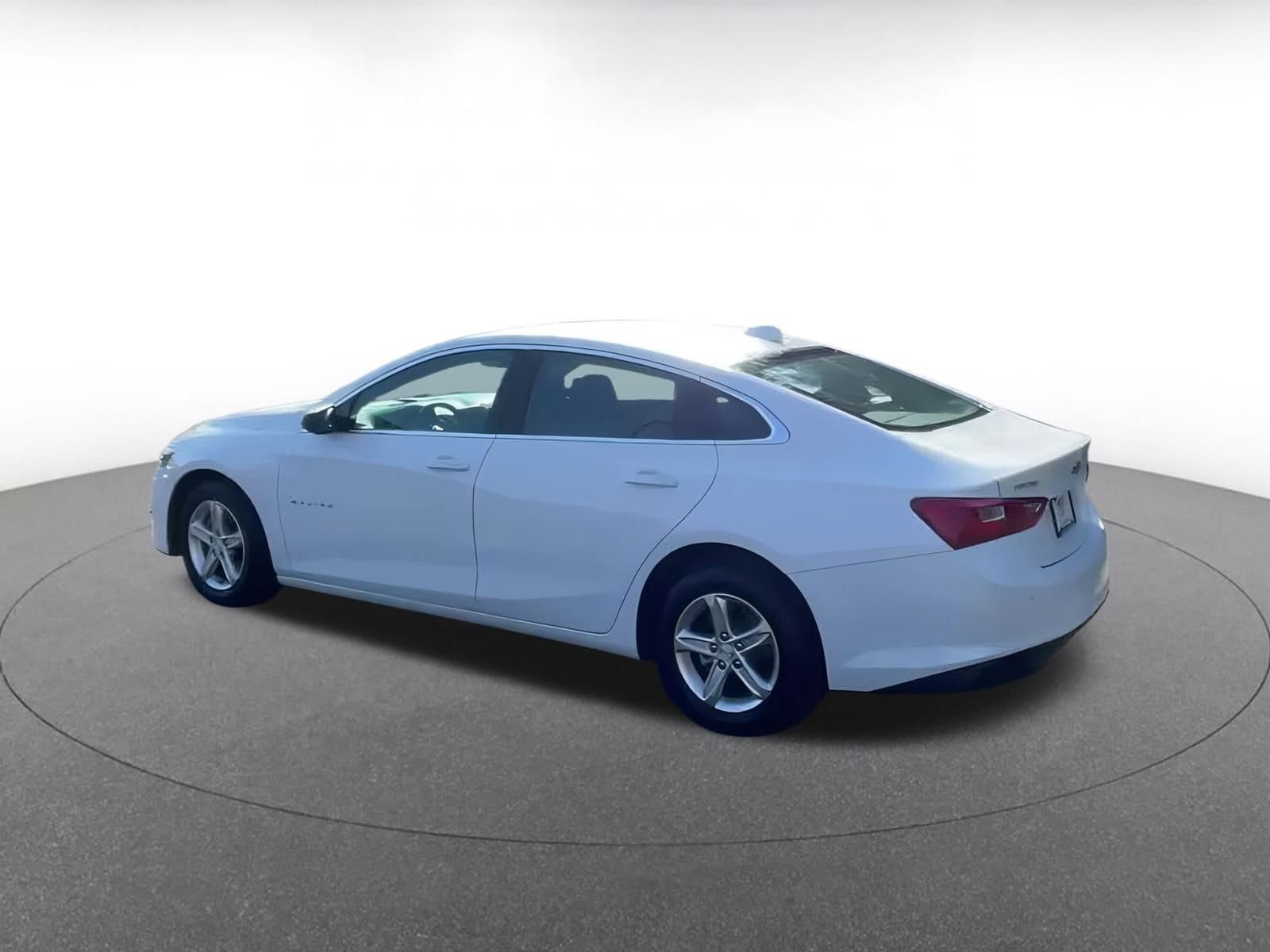 Thumbnail: 2024 Chevrolet Malibu - 10