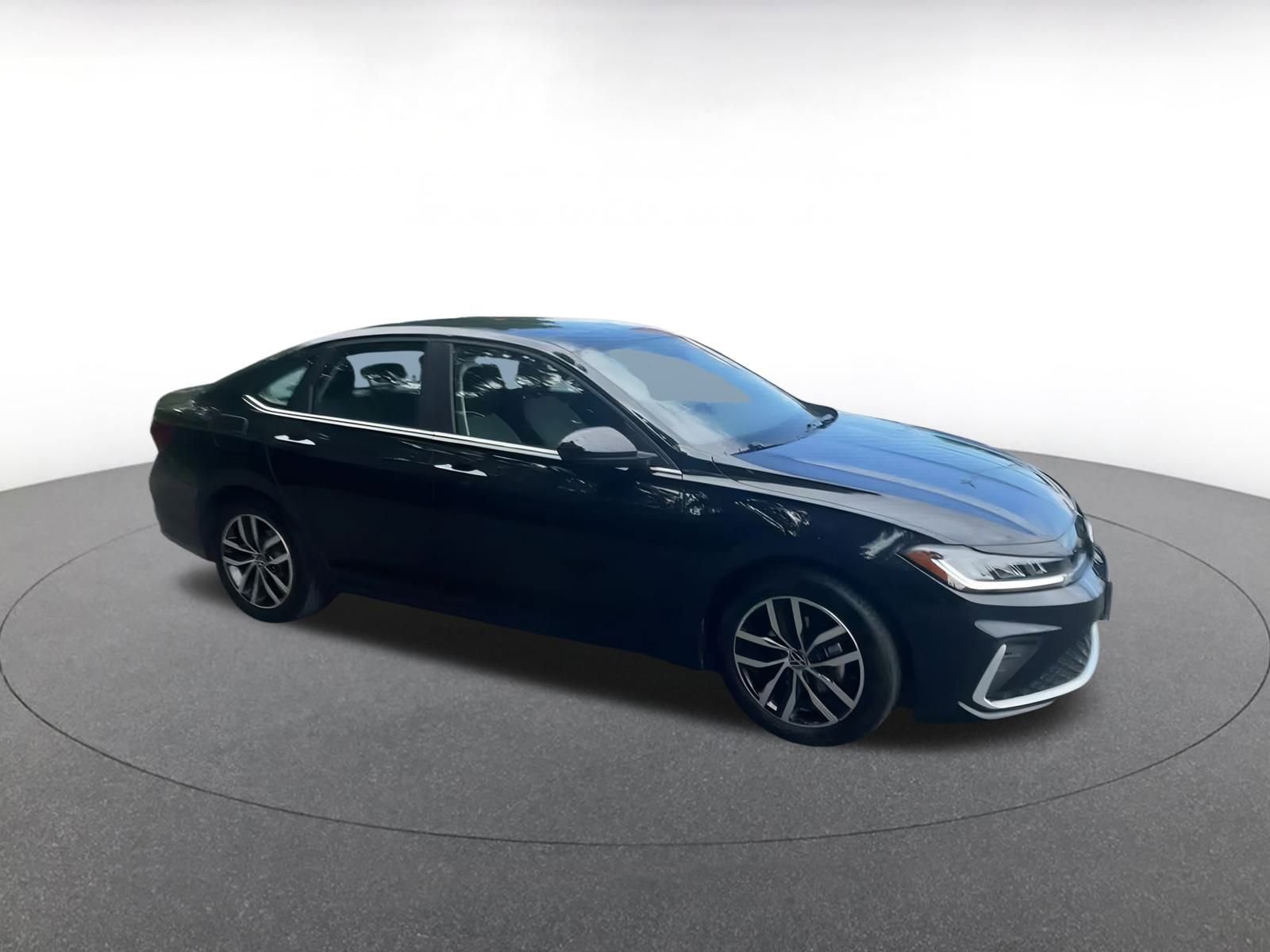 Thumbnail: 2025 Volkswagen Jetta - 2