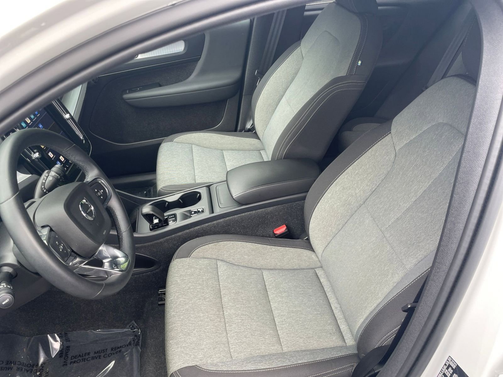 Thumbnail: 2024 Volvo XC40 - 32