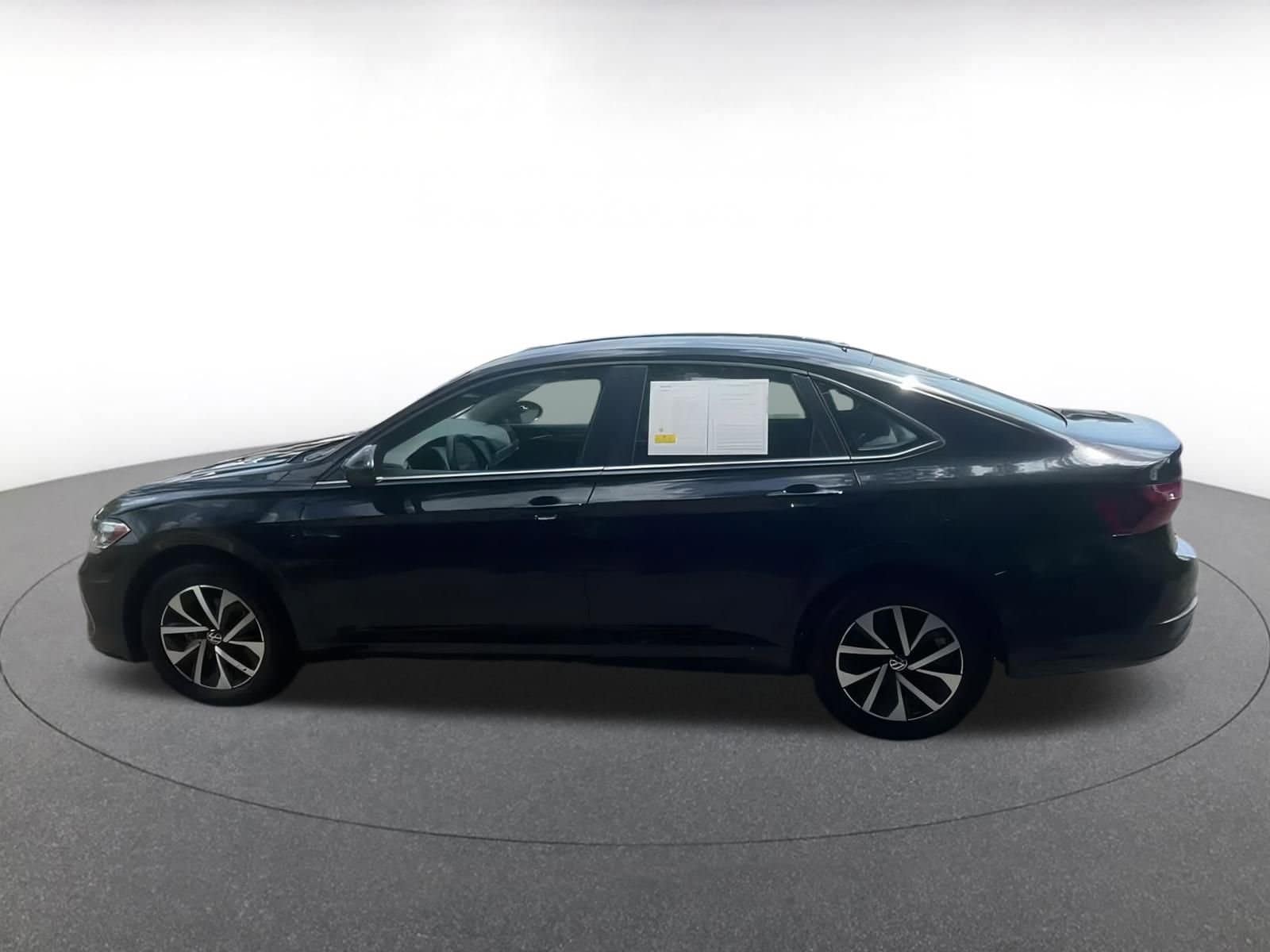 Thumbnail: 2024 Volkswagen Jetta - 9