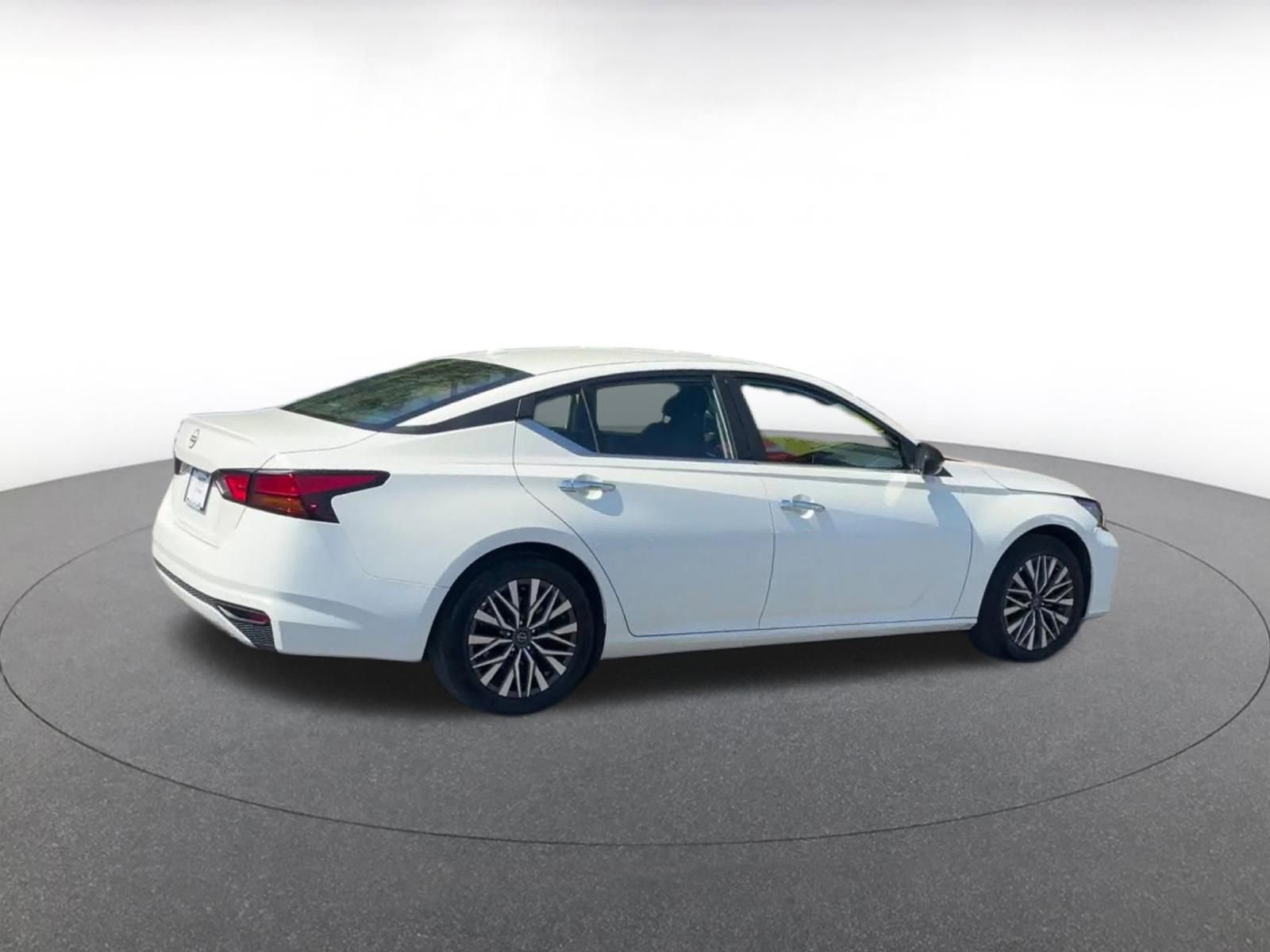Thumbnail: 2025 Nissan Altima - 15