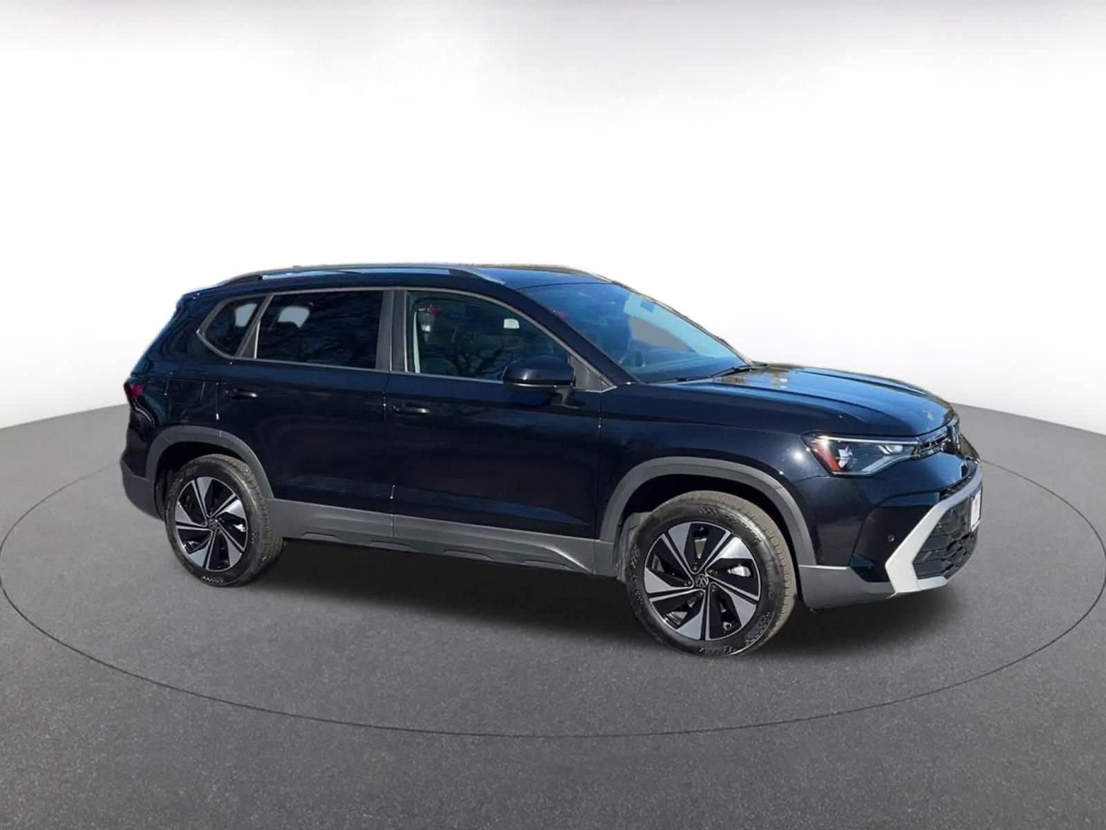 Thumbnail: 2025 Volkswagen Taos - 2