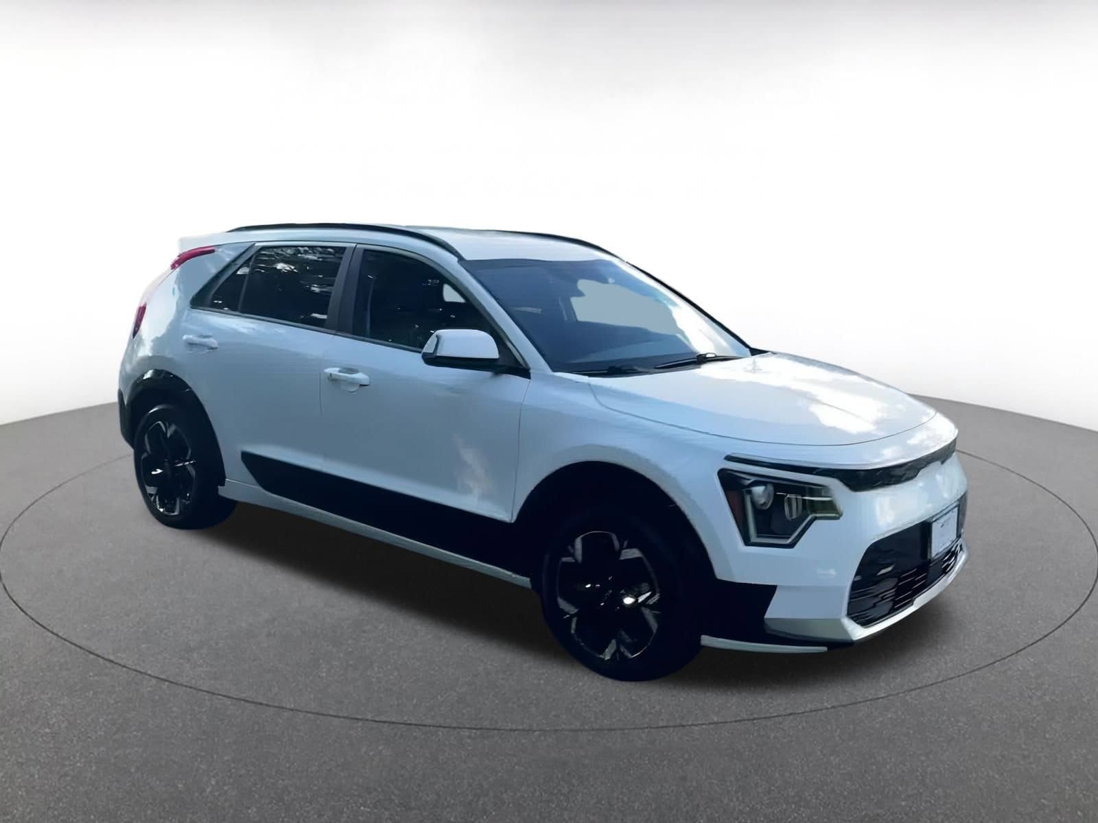 Thumbnail: 2023 Kia Niro - 2
