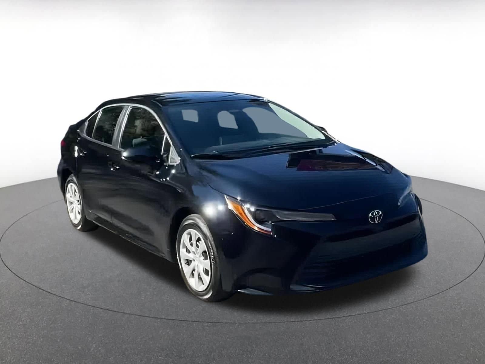 Thumbnail: 2025 Toyota Corolla - 3