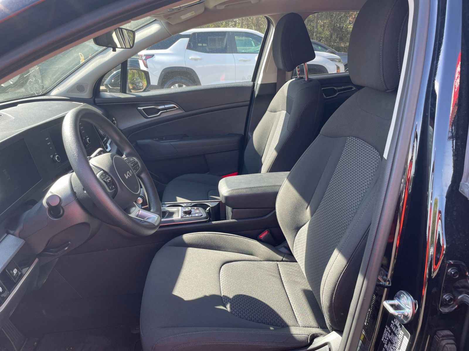 Thumbnail: 2025 Kia Sportage - 25