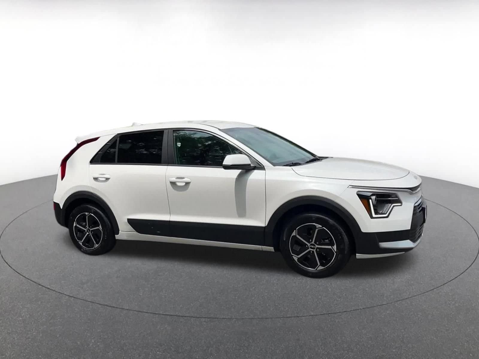 Thumbnail: 2026 Kia Niro - 2