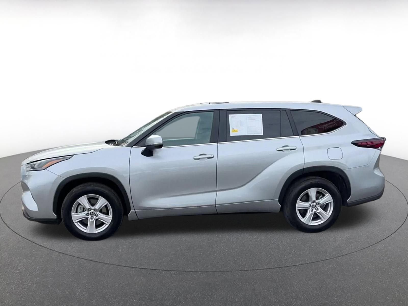 Thumbnail: 2025 Toyota Highlander - 8