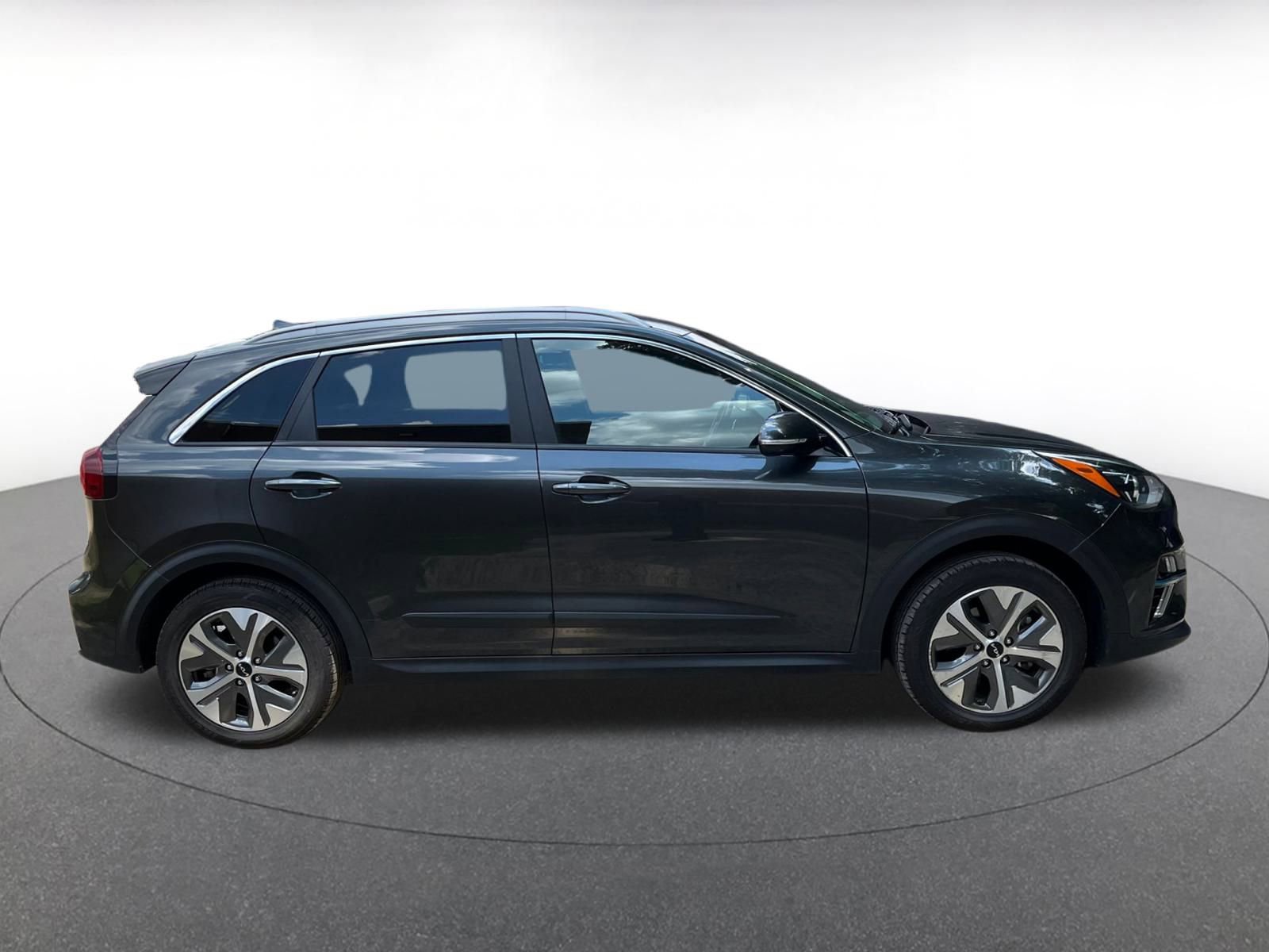Thumbnail: 2022 Kia Niro - 12
