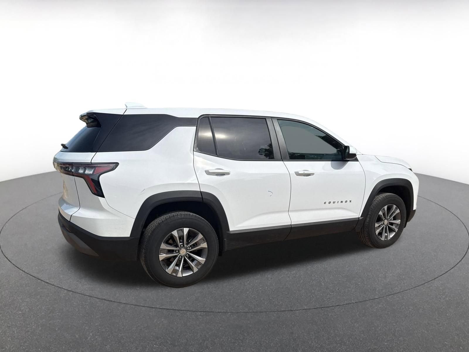 Thumbnail: 2025 Chevrolet Equinox - 18