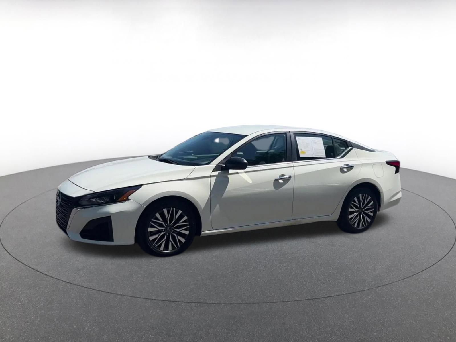 Thumbnail: 2025 Nissan Altima - 8