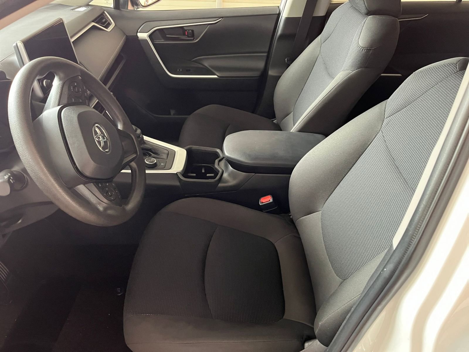 Thumbnail: 2025 Toyota RAV4 - 23