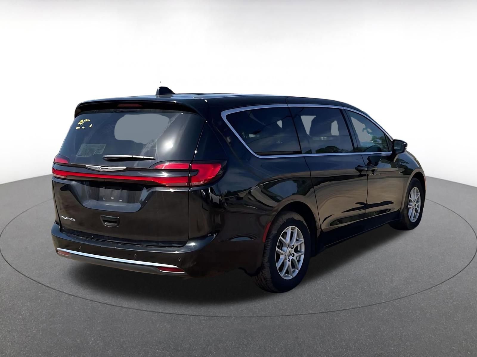 Thumbnail: 2025 Chrysler Pacifica - 11