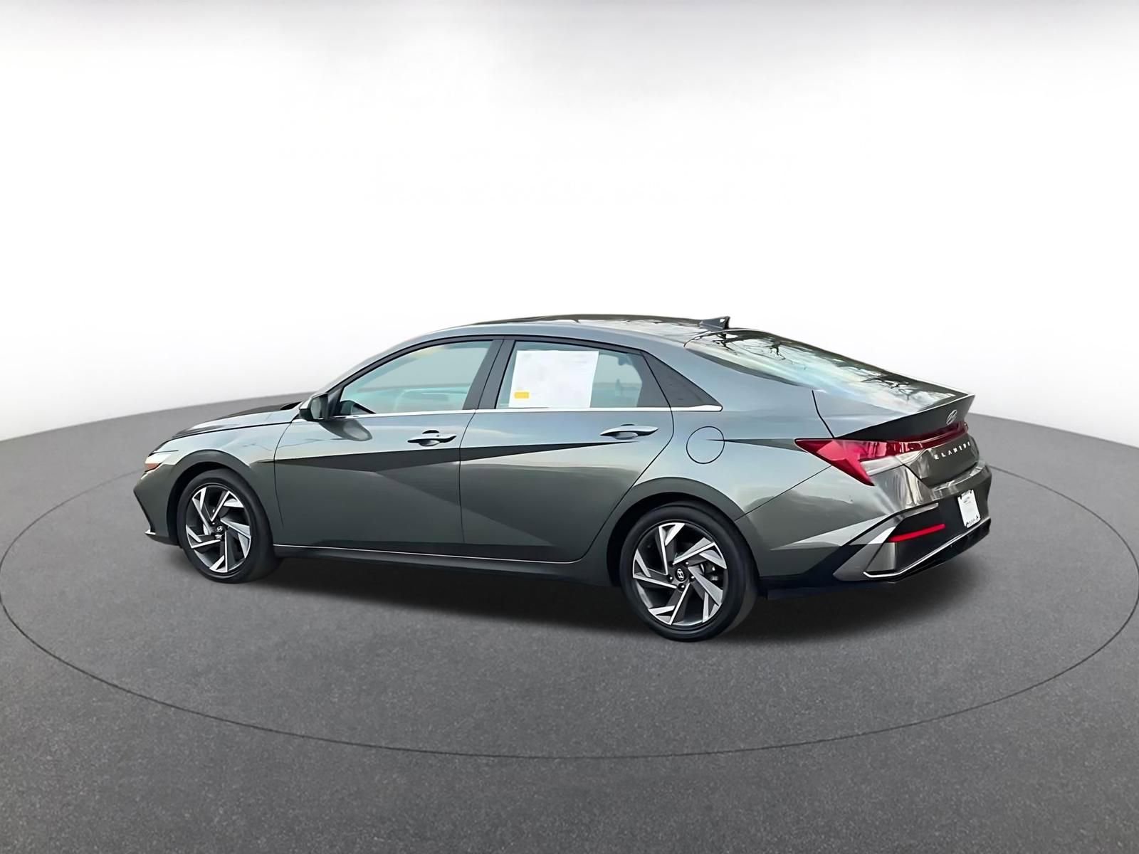 Thumbnail: 2025 Hyundai Elantra - 10