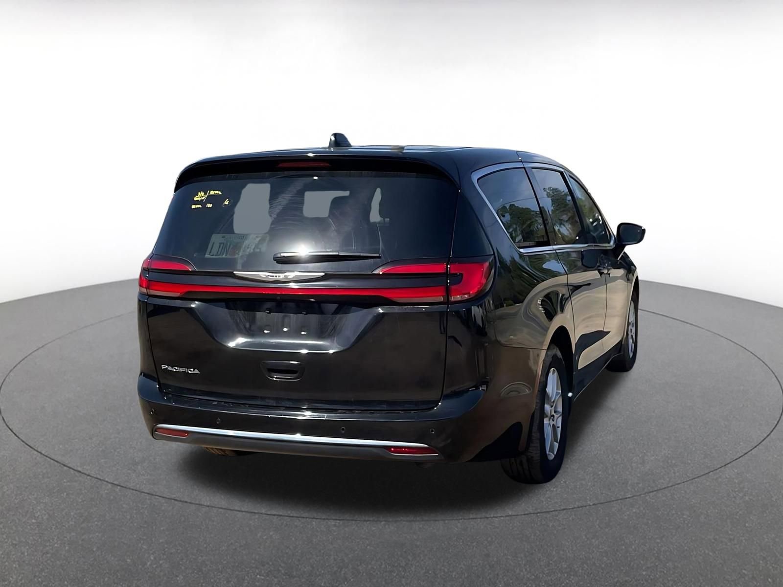 Thumbnail: 2025 Chrysler Pacifica - 10