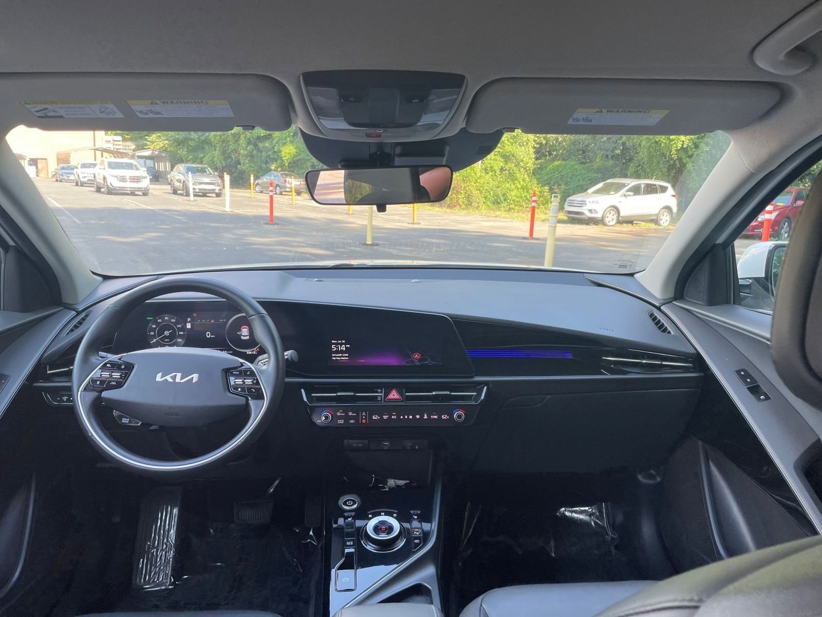 Thumbnail: 2023 Kia Niro - 33