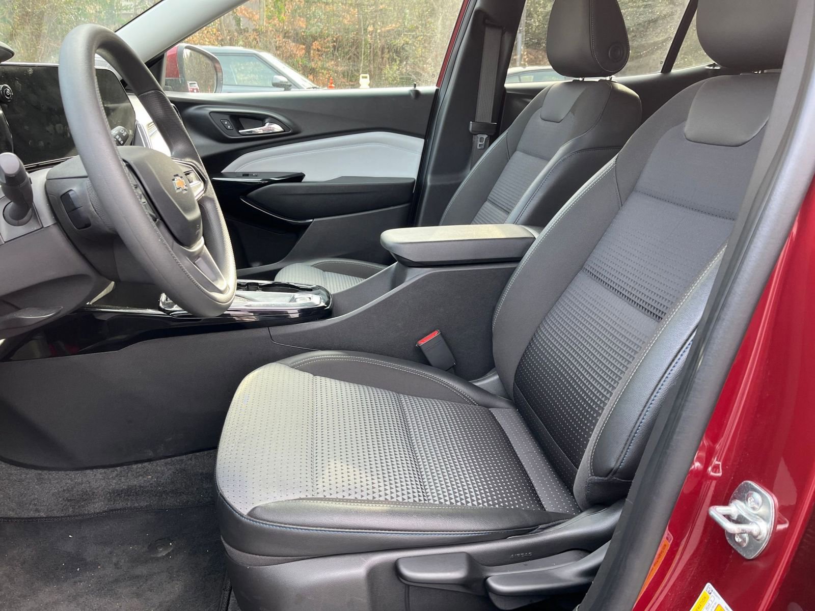 Thumbnail: 2025 Chevrolet Trax - 24