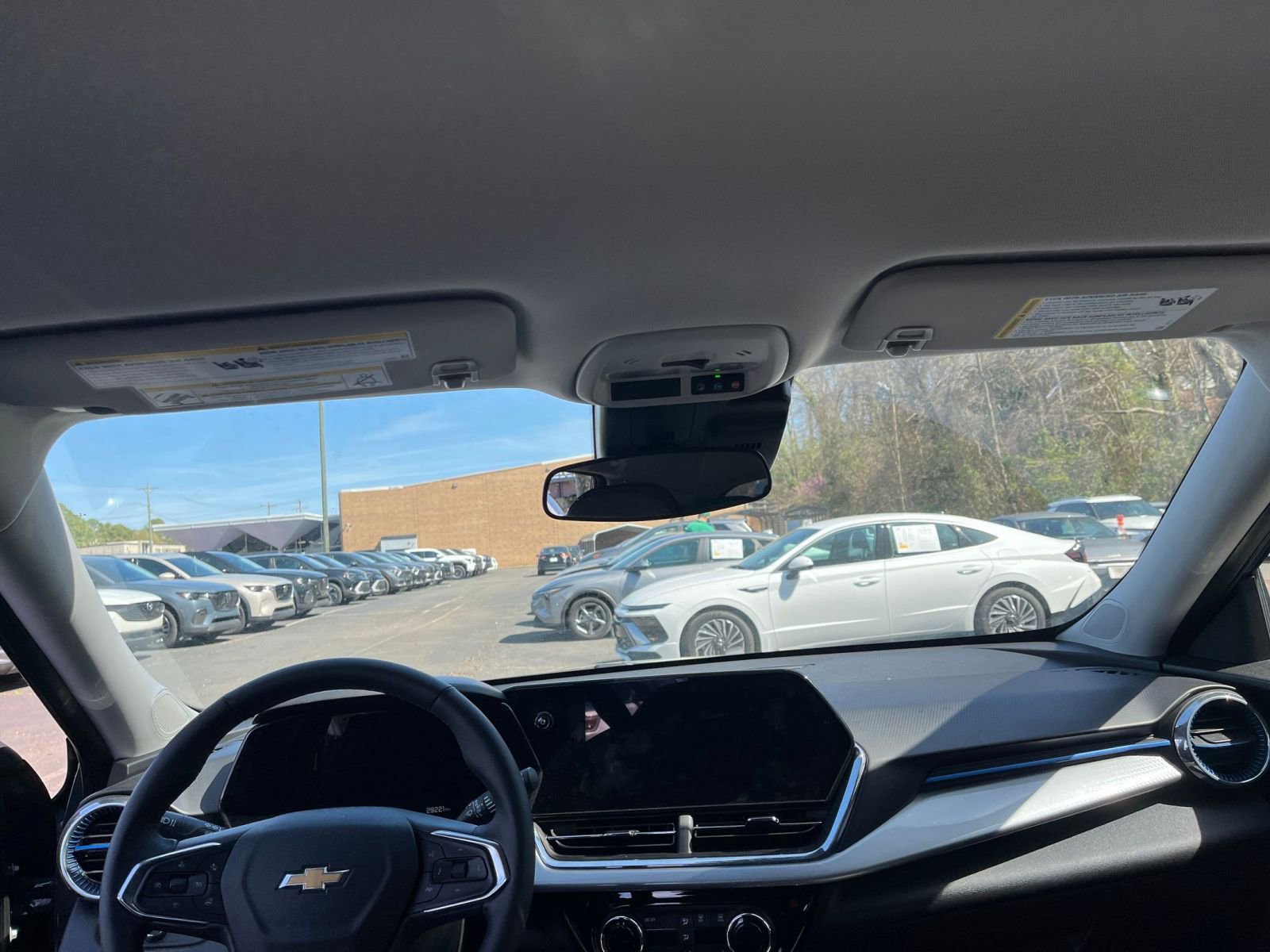 Thumbnail: 2025 Chevrolet Trax - 32