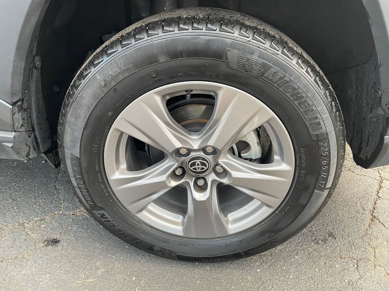 Thumbnail: 2025 Toyota RAV4 - 25