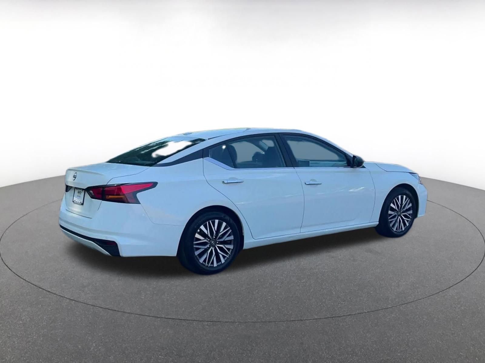 Thumbnail: 2025 Nissan Altima - 15