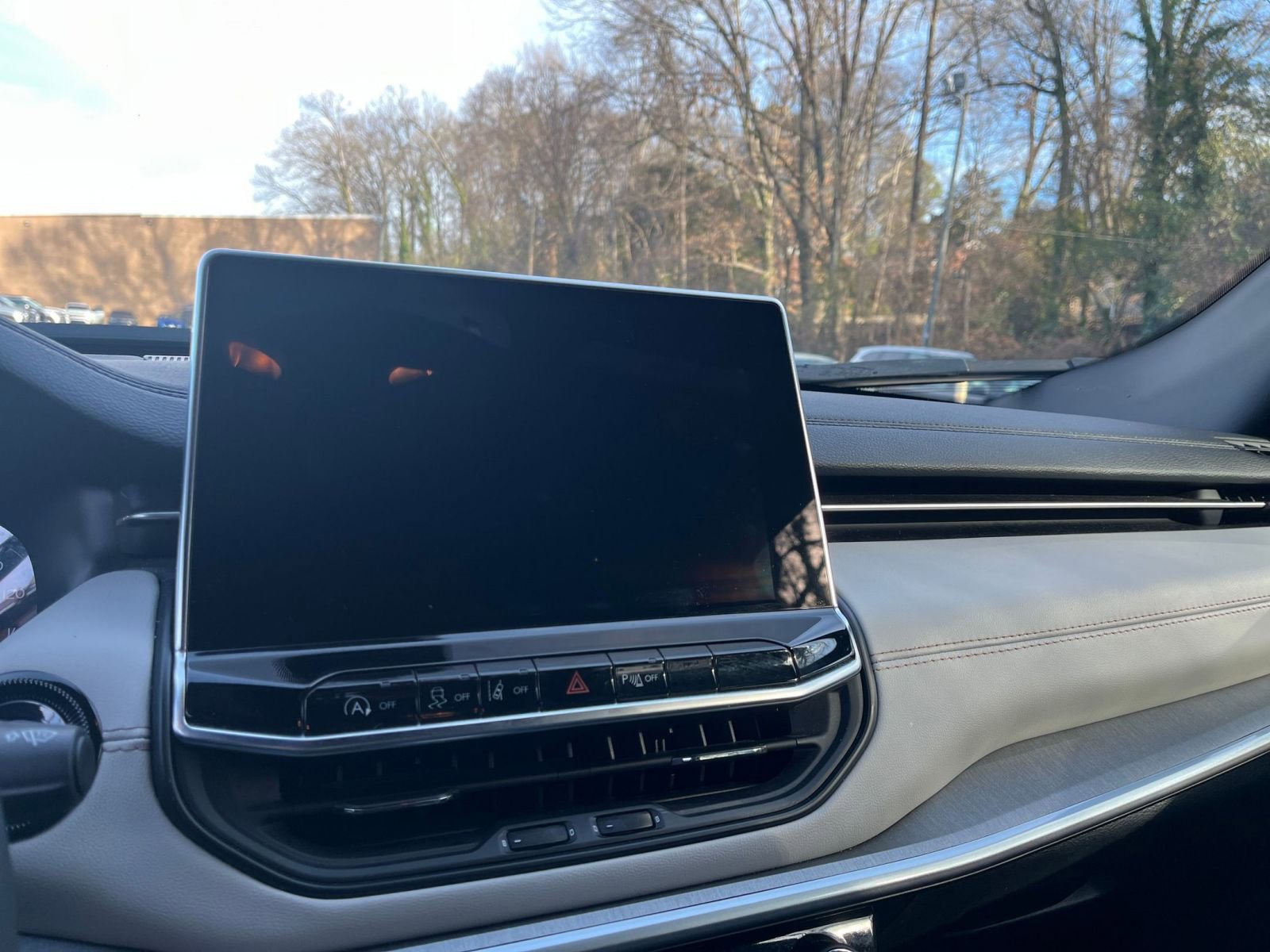 Thumbnail: 2025 Jeep Compass - 17