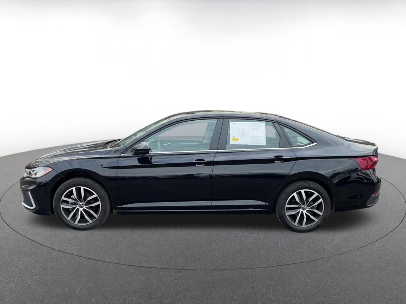 Thumbnail: 2025 Volkswagen Jetta - 10