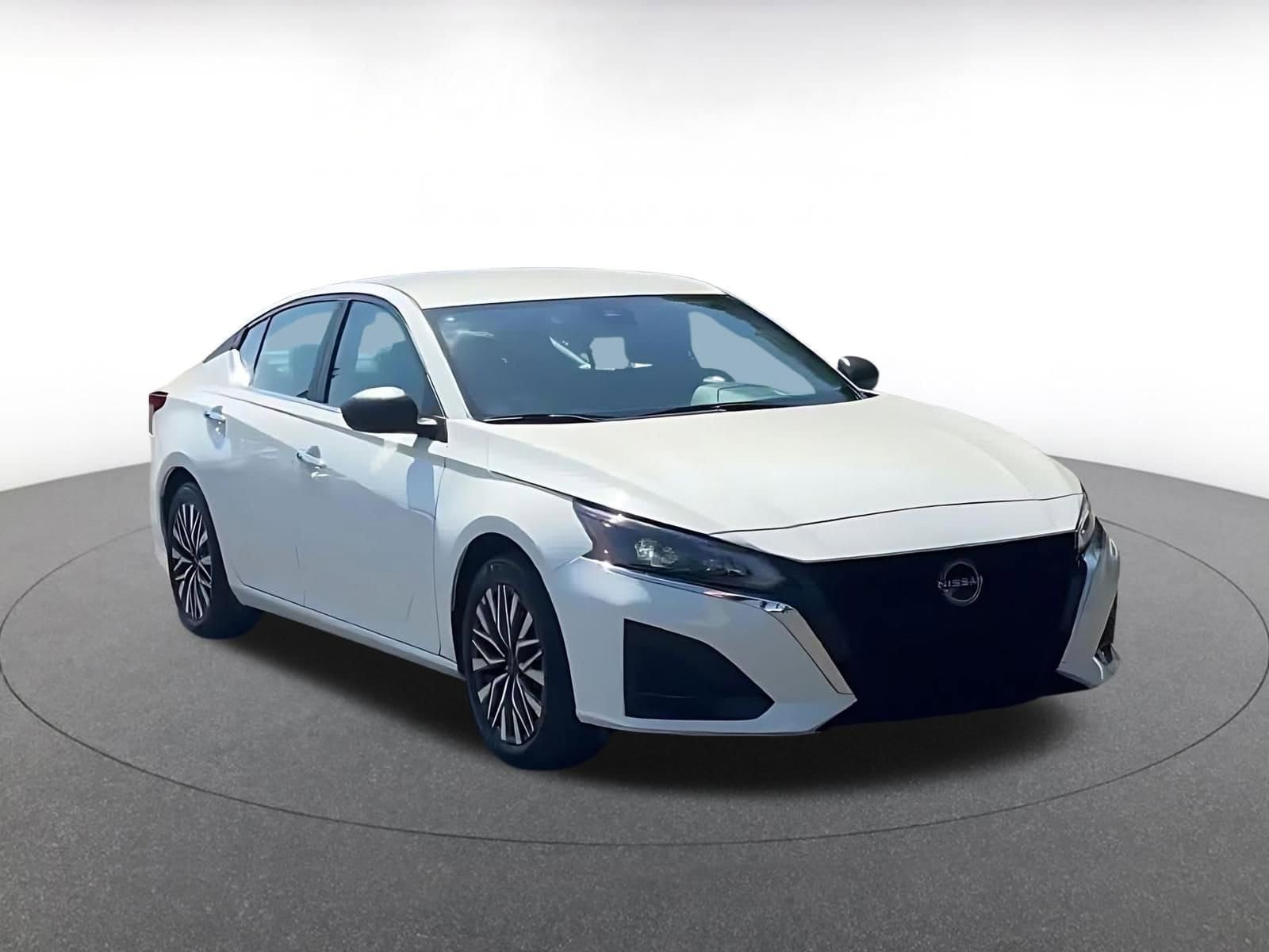 Thumbnail: 2025 Nissan Altima - 3