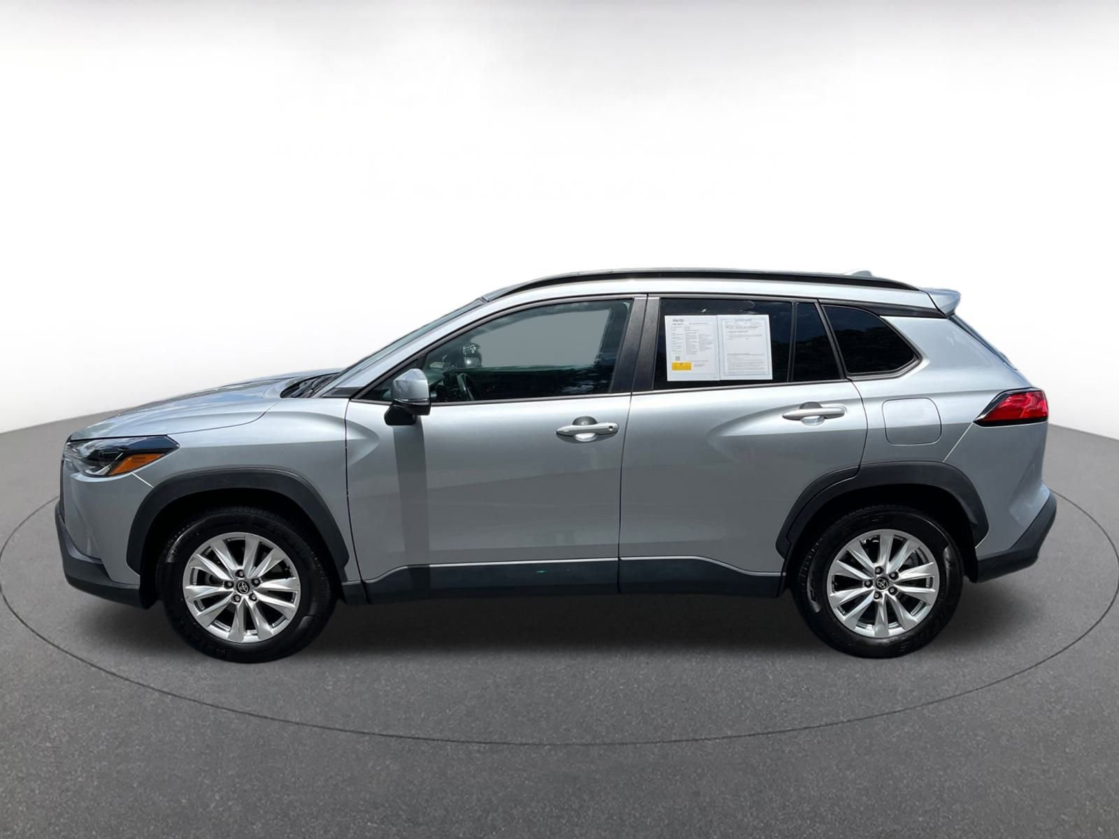 Thumbnail: 2023 Toyota Corolla Cross - 8
