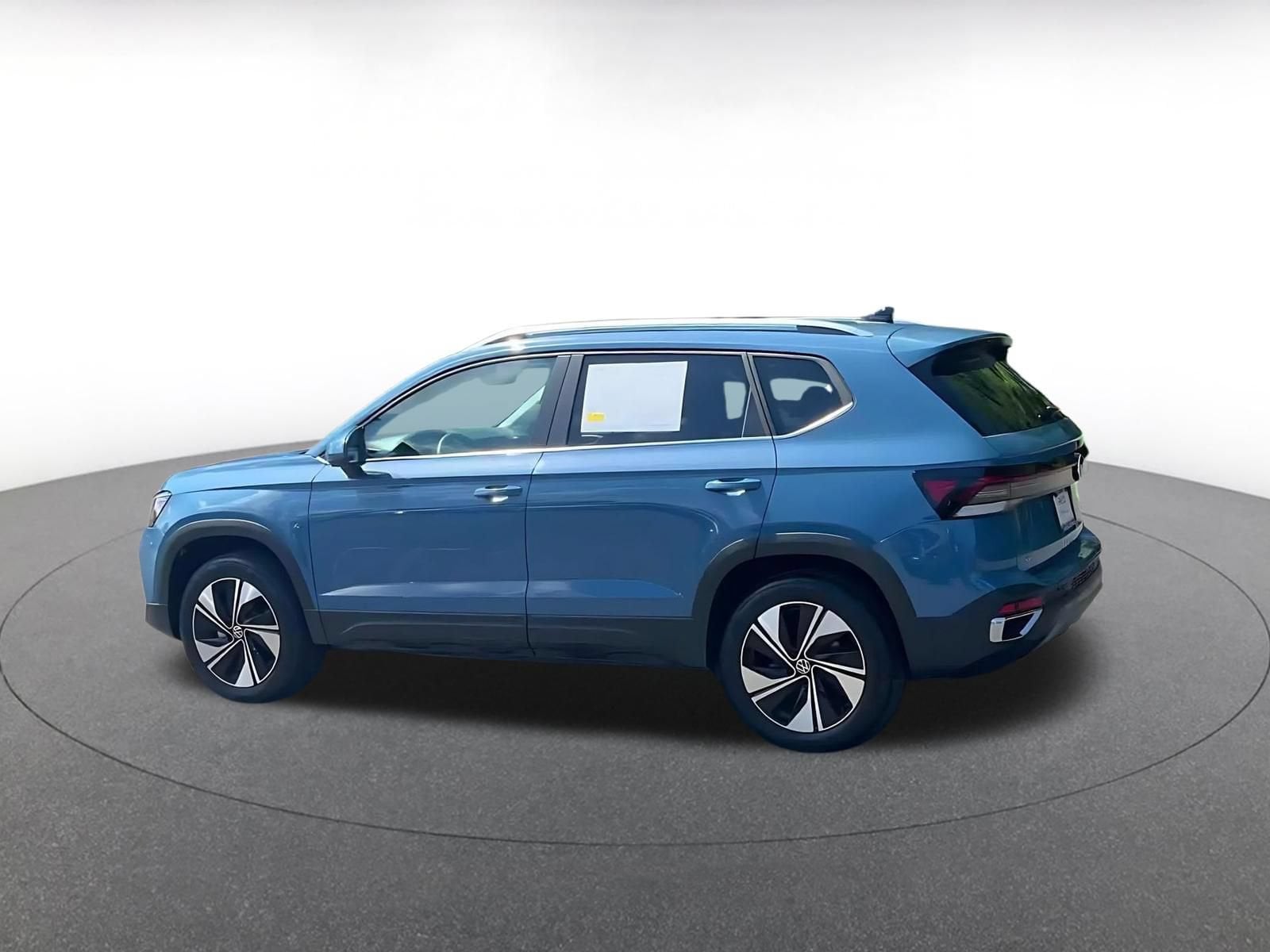 Thumbnail: 2026 Volkswagen Taos - 10