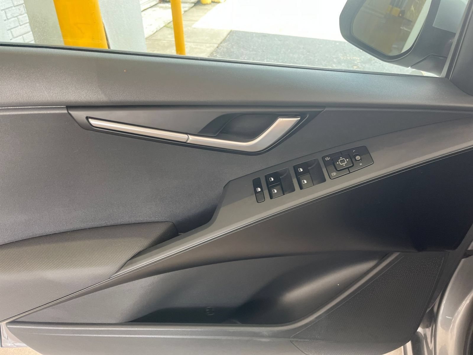 Thumbnail: 2026 Kia Niro - 18