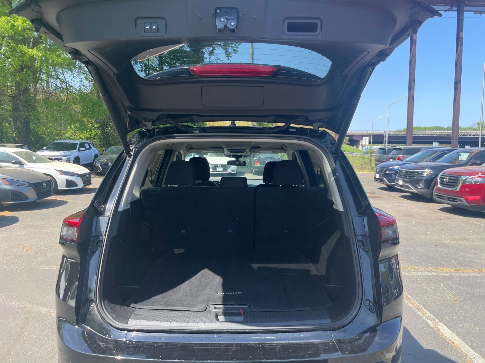 Thumbnail: 2025 Nissan Rogue - 32