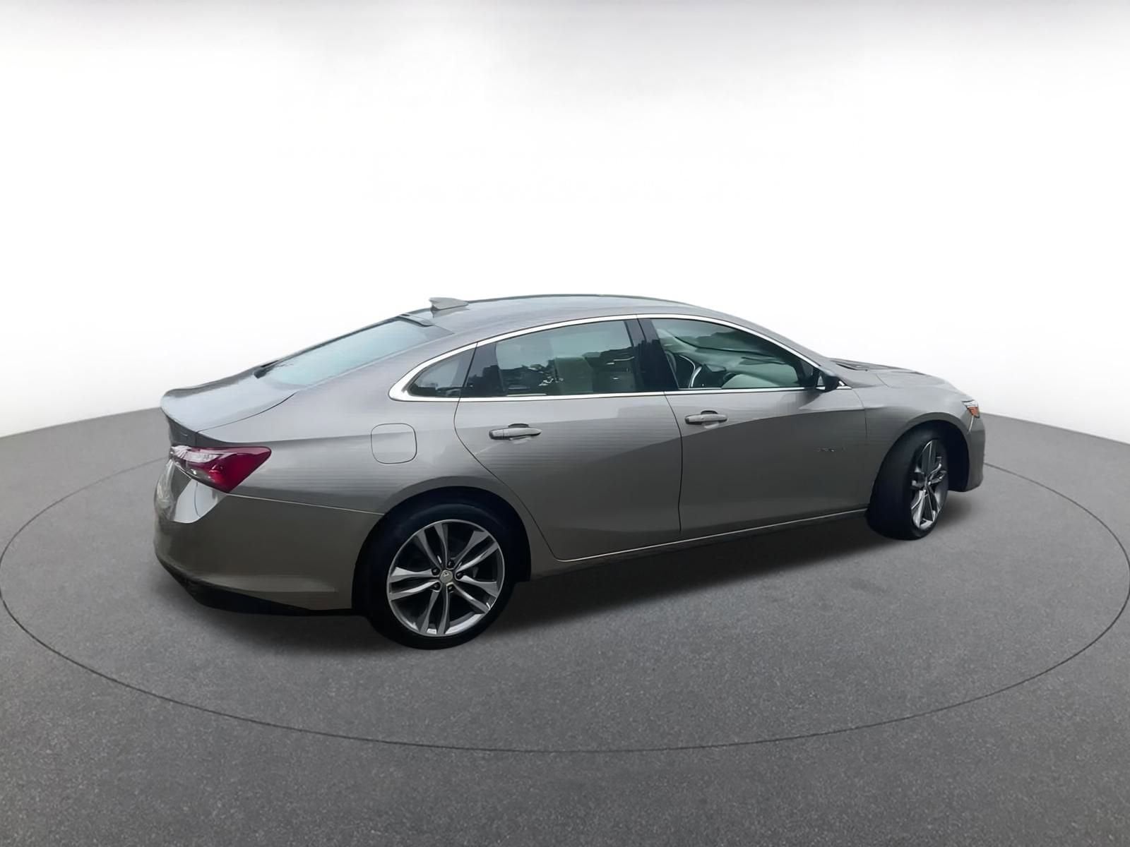 Thumbnail: 2024 Chevrolet Malibu - 15