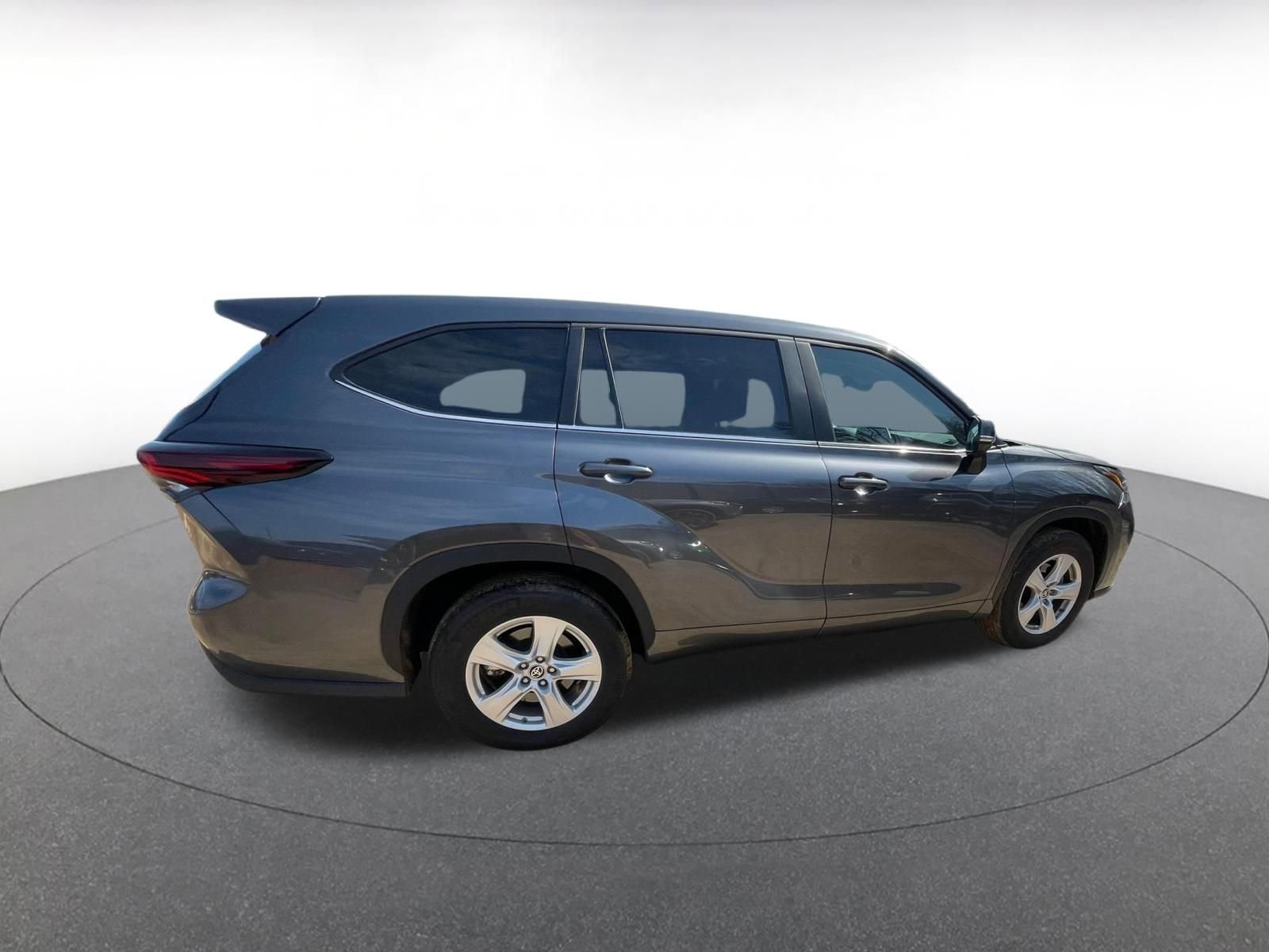 Thumbnail: 2025 Toyota Highlander - 16