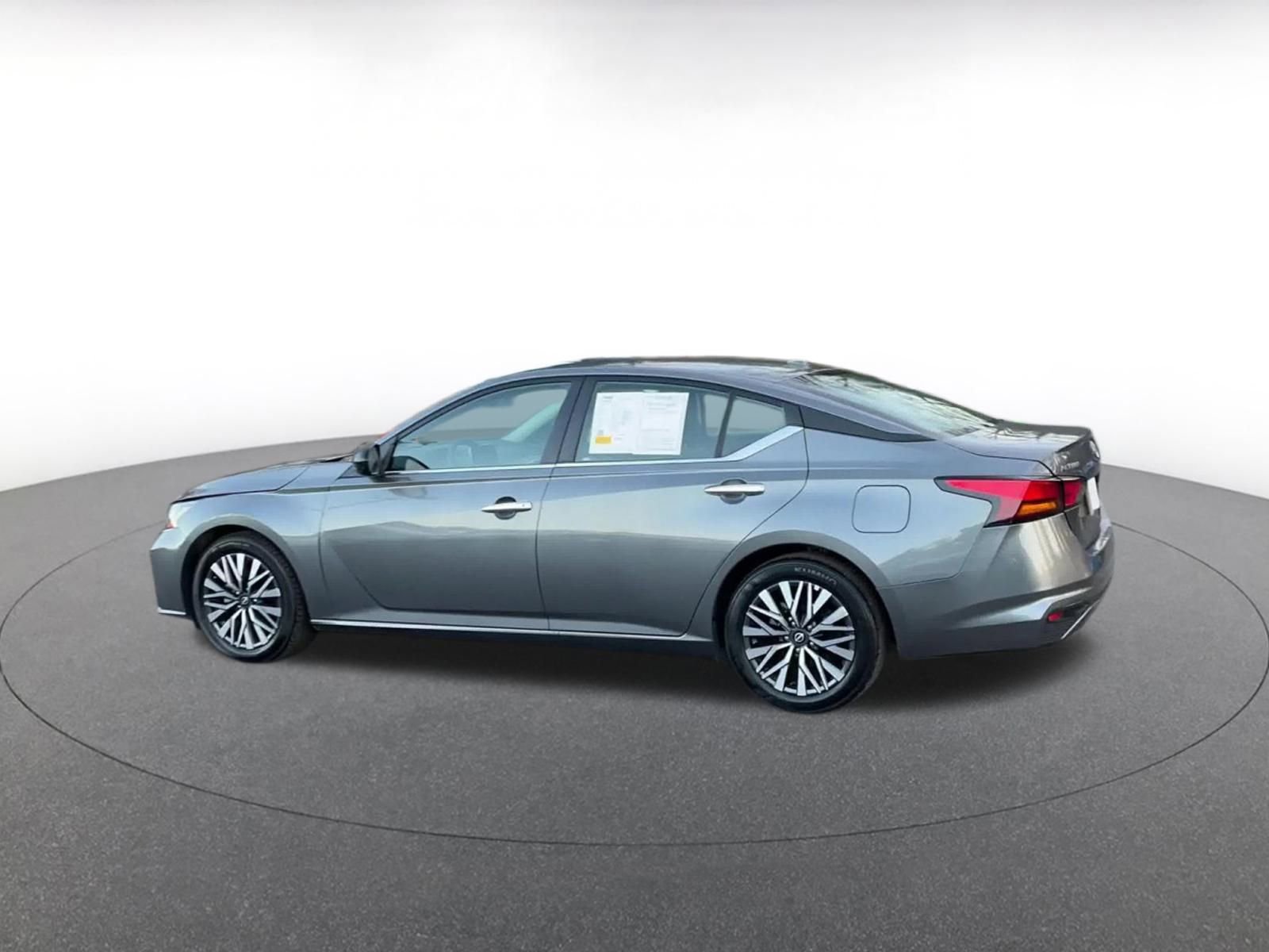 Thumbnail: 2025 Nissan Altima - 10