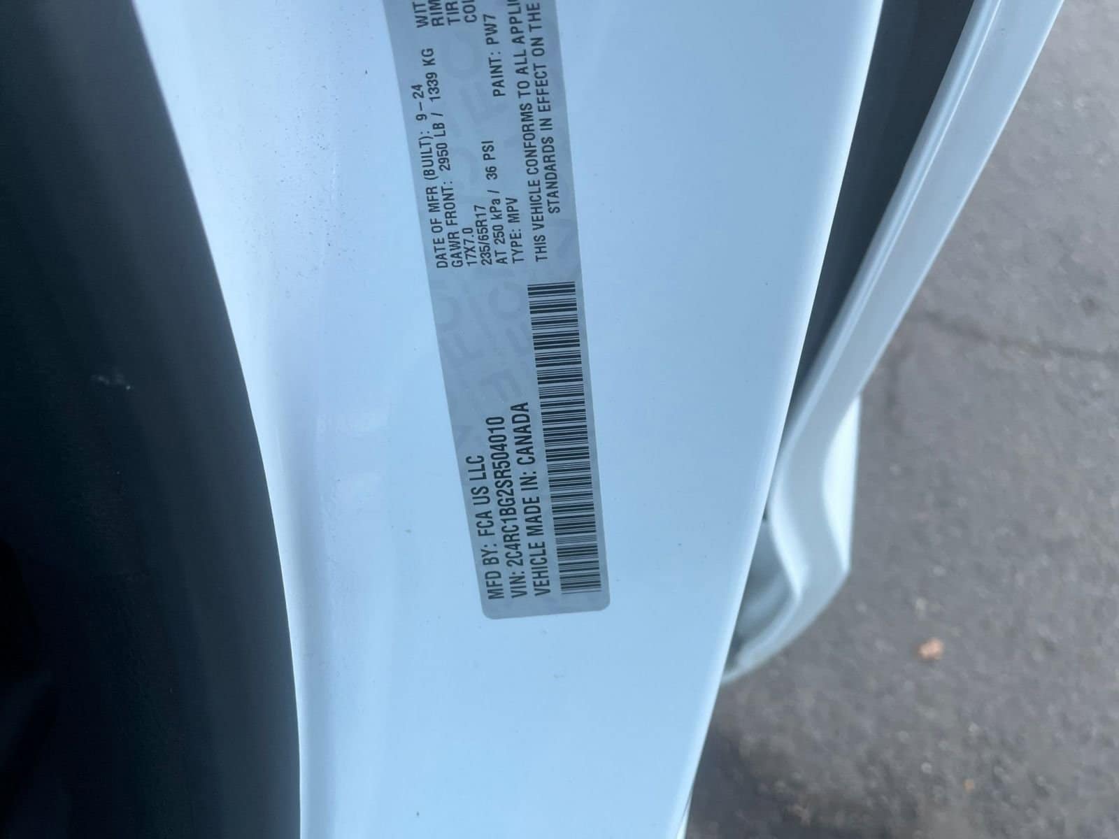 Thumbnail: 2025 Chrysler Pacifica - 30