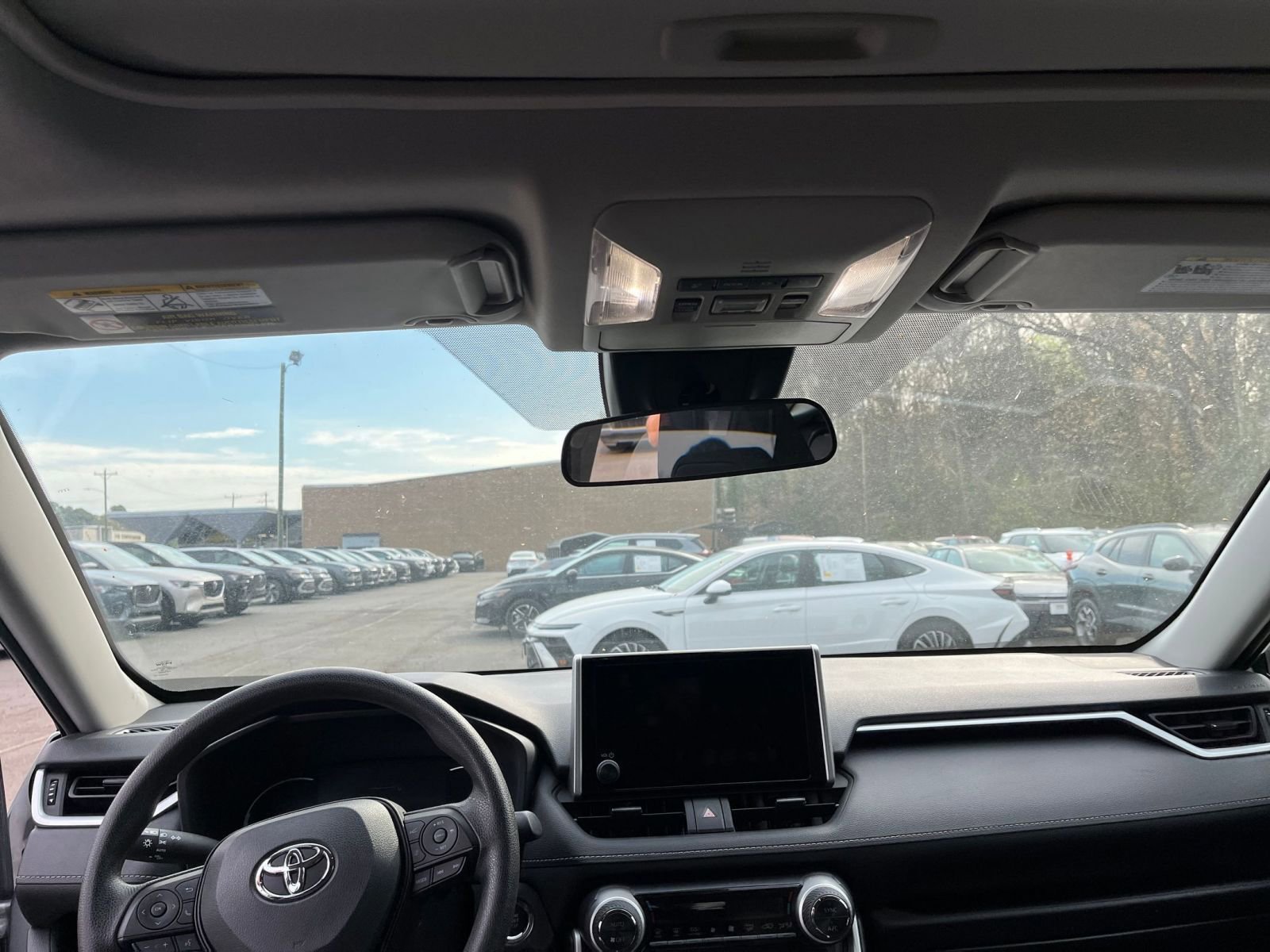 Thumbnail: 2025 Toyota RAV4 - 34