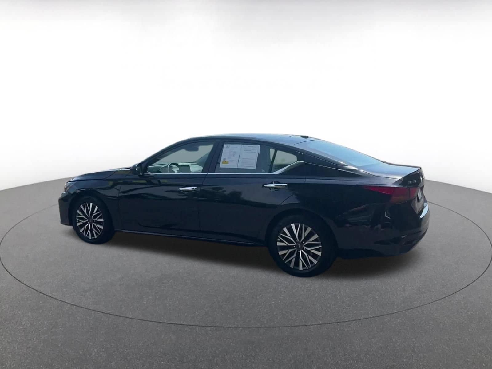 Thumbnail: 2025 Nissan Altima - 22