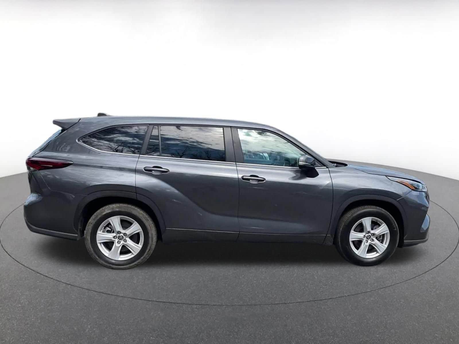 Thumbnail: 2025 Toyota Highlander - 16