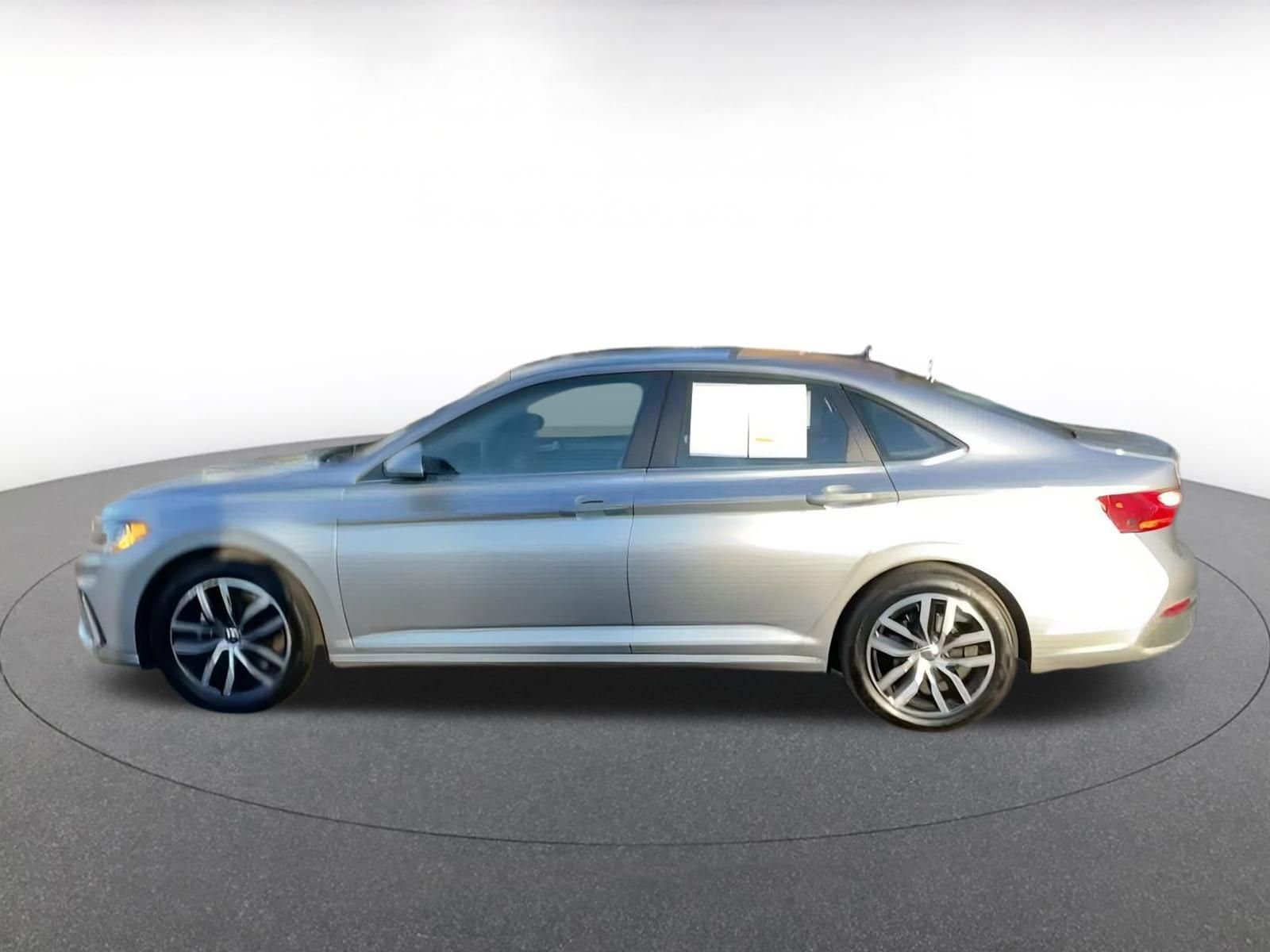 Thumbnail: 2025 Volkswagen Jetta - 9