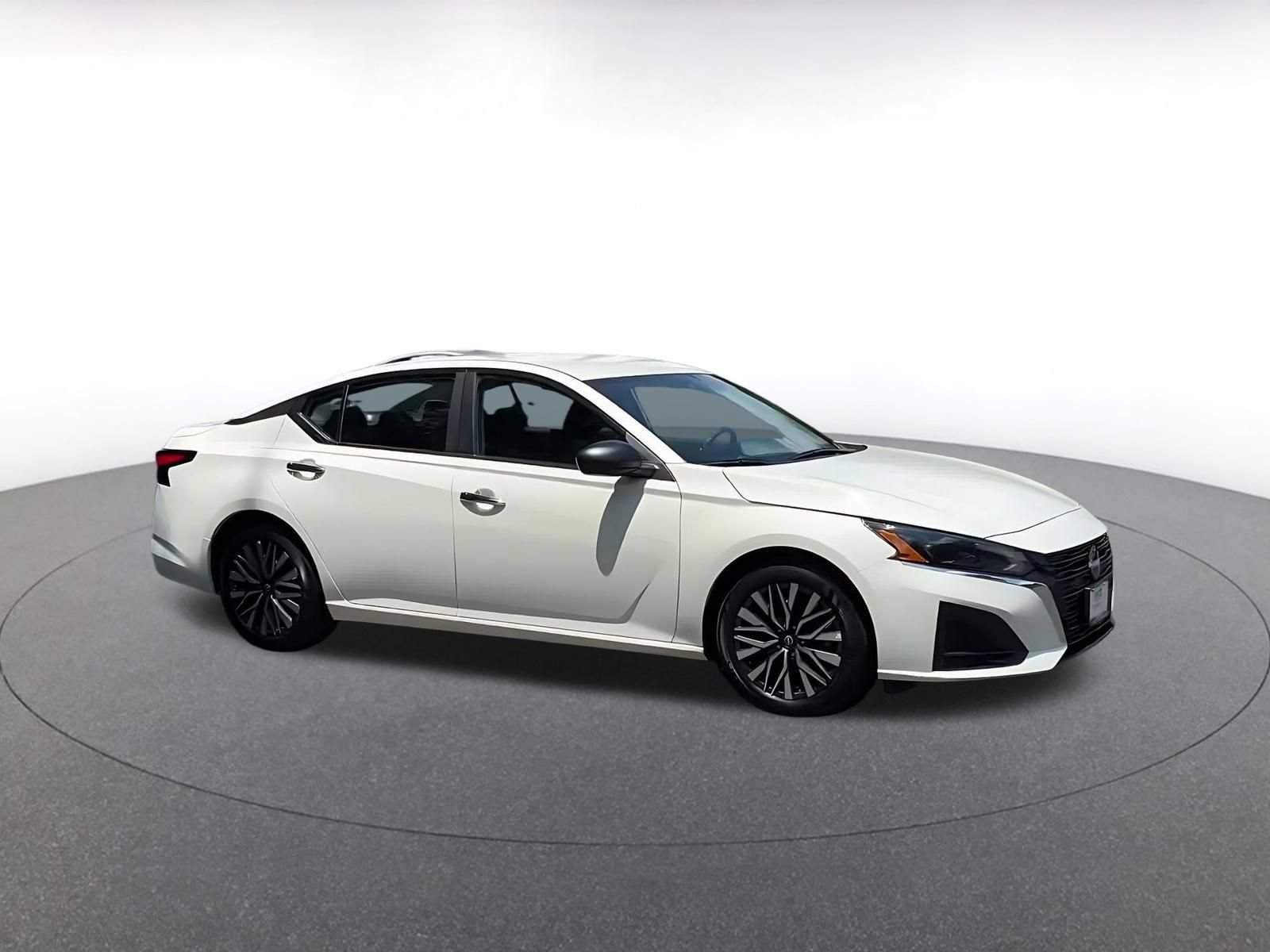 Thumbnail: 2025 Nissan Altima - 2