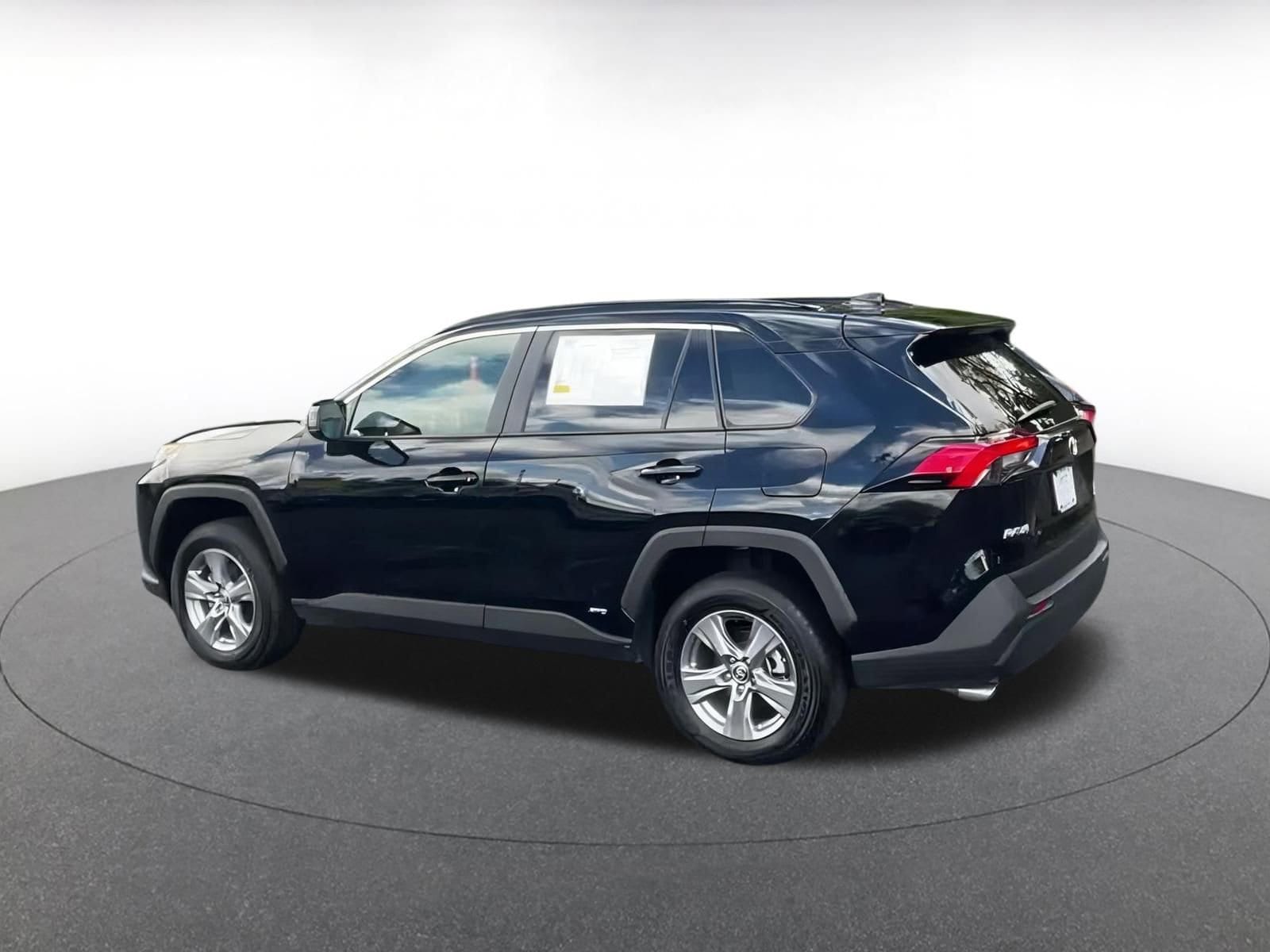 Thumbnail: 2025 Toyota RAV4 - 3