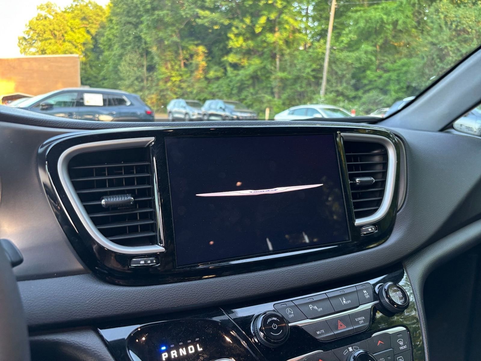 Thumbnail: 2025 Chrysler Pacifica - 17