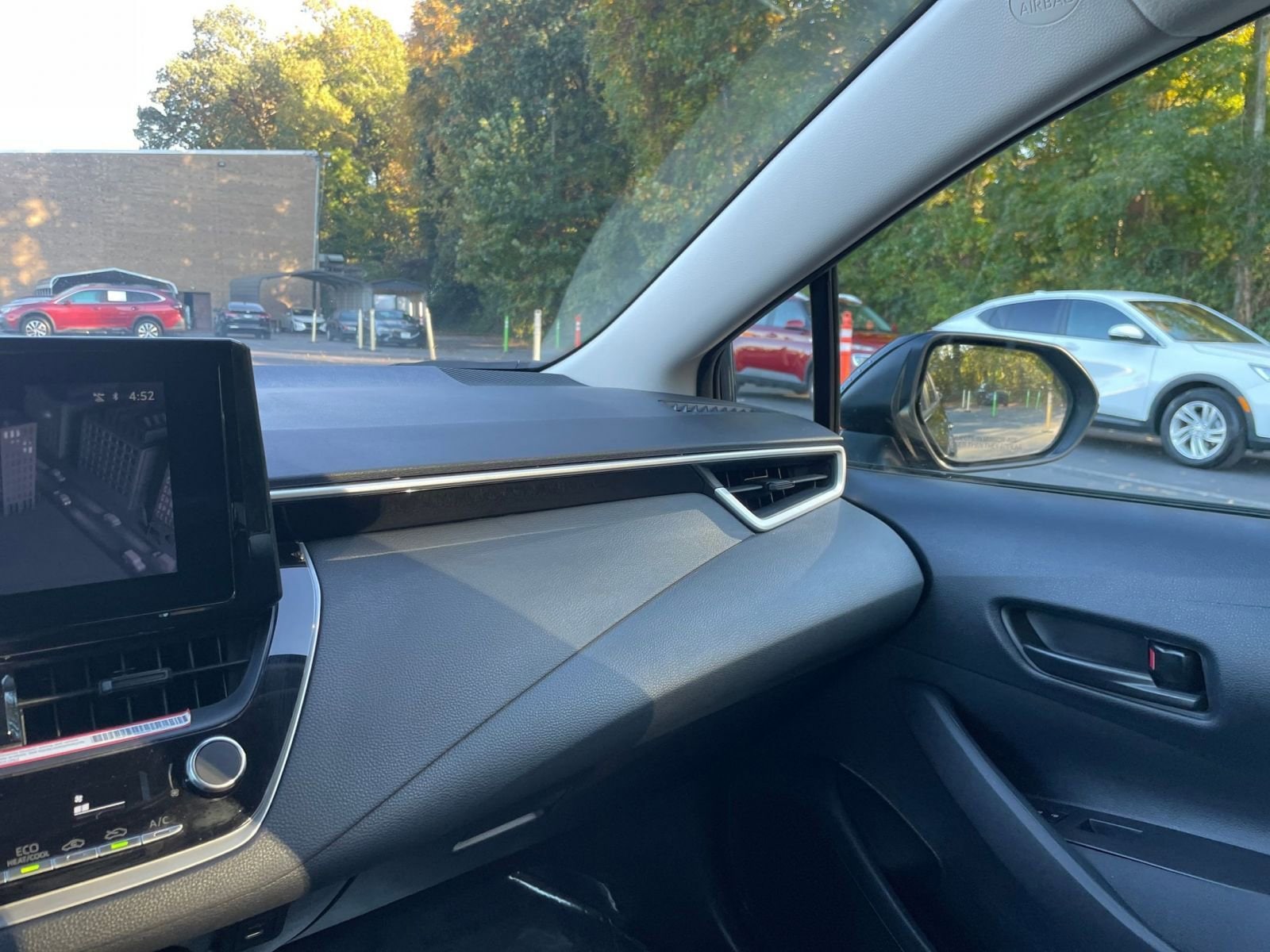 Thumbnail: 2025 Toyota Corolla - 31