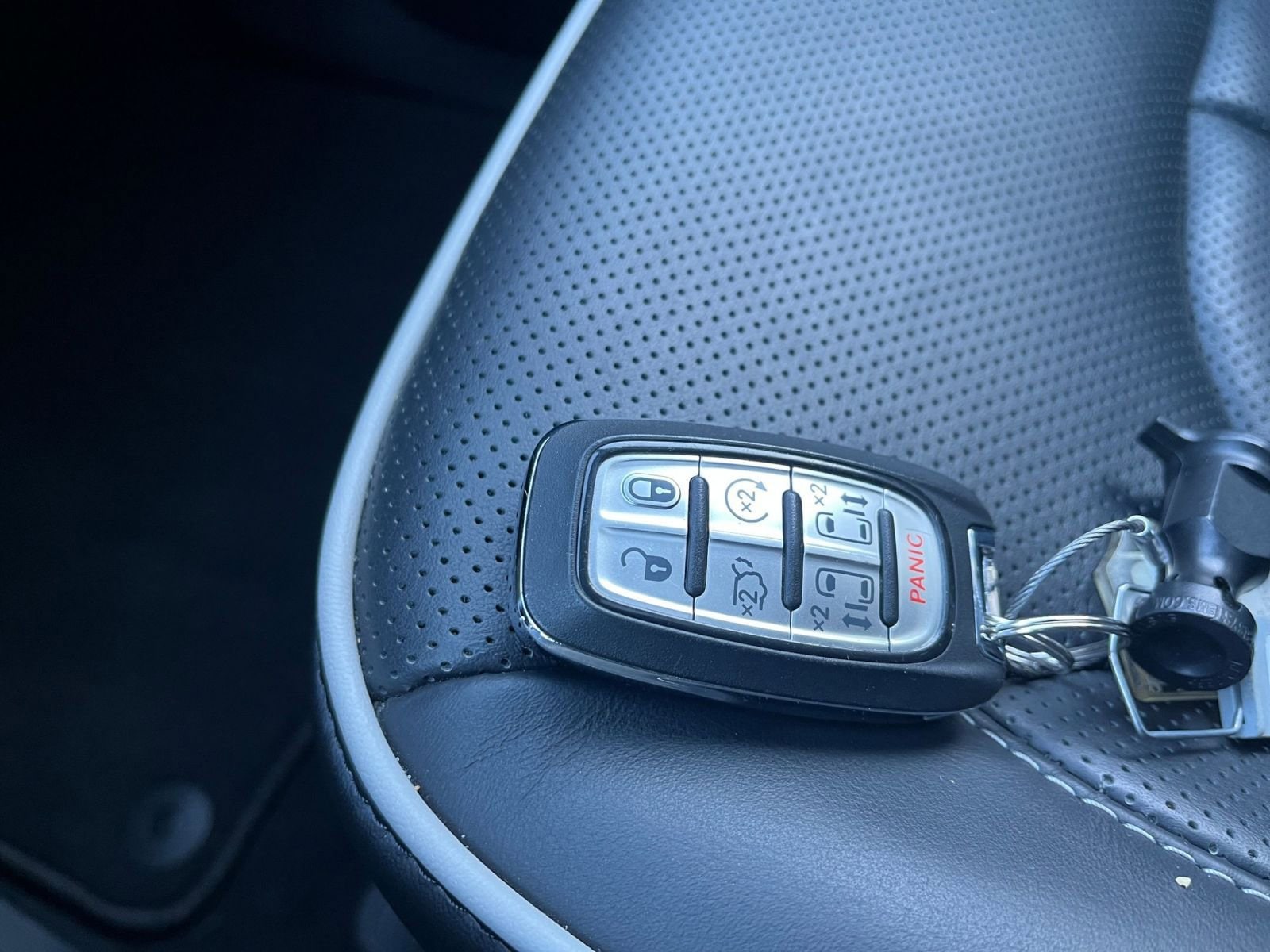 Thumbnail: 2025 Chrysler Pacifica - 22