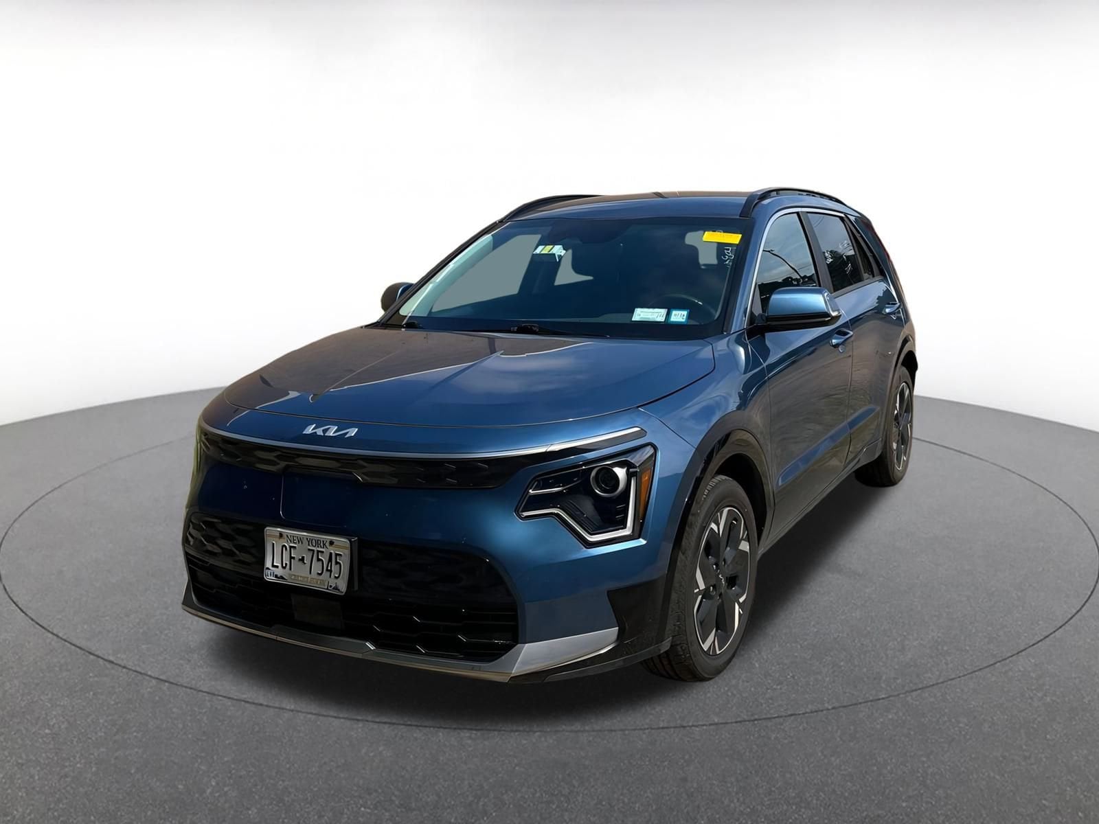 Thumbnail: 2023 Kia Niro - 4
