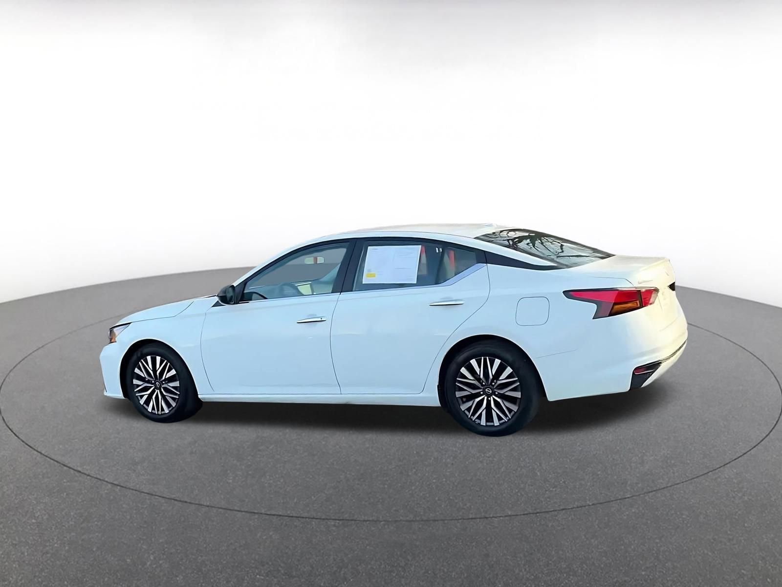 Thumbnail: 2025 Nissan Altima - 10