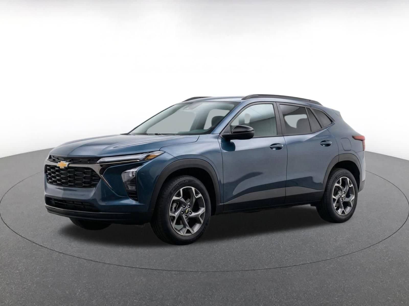 Thumbnail: 2025 Chevrolet Trax - 3
