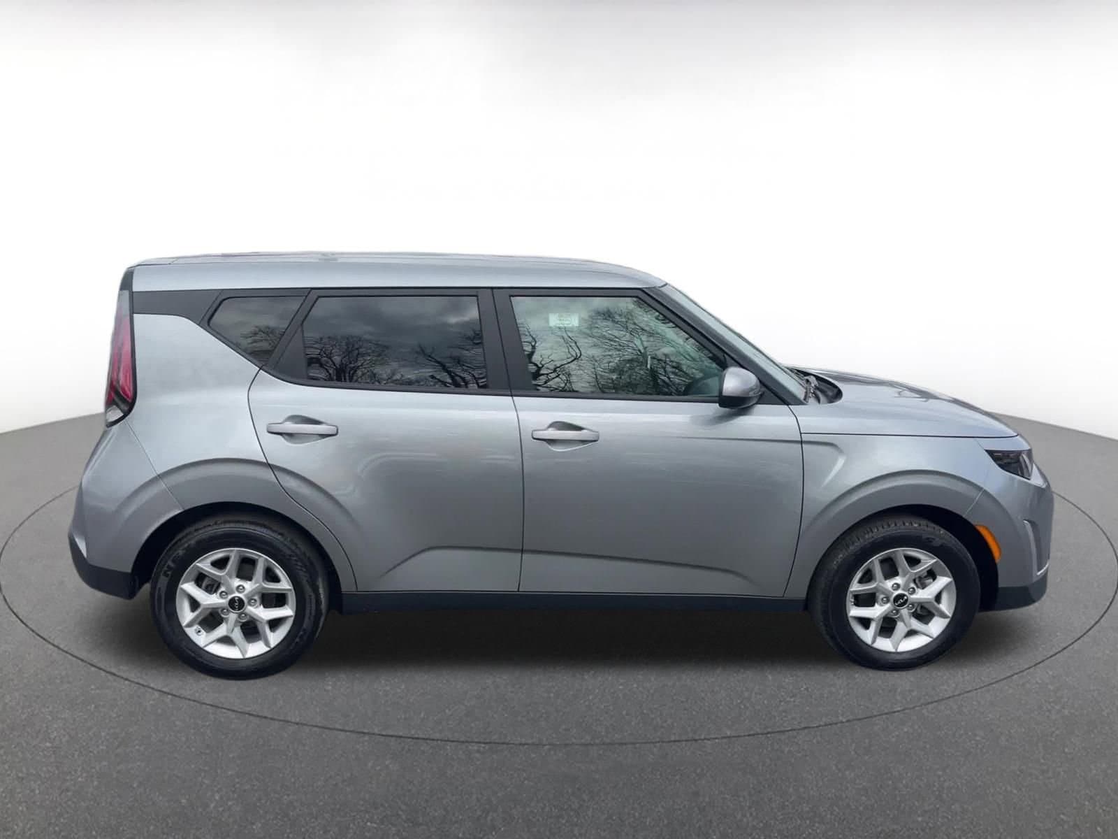 2024 Kia Soul LX 16
