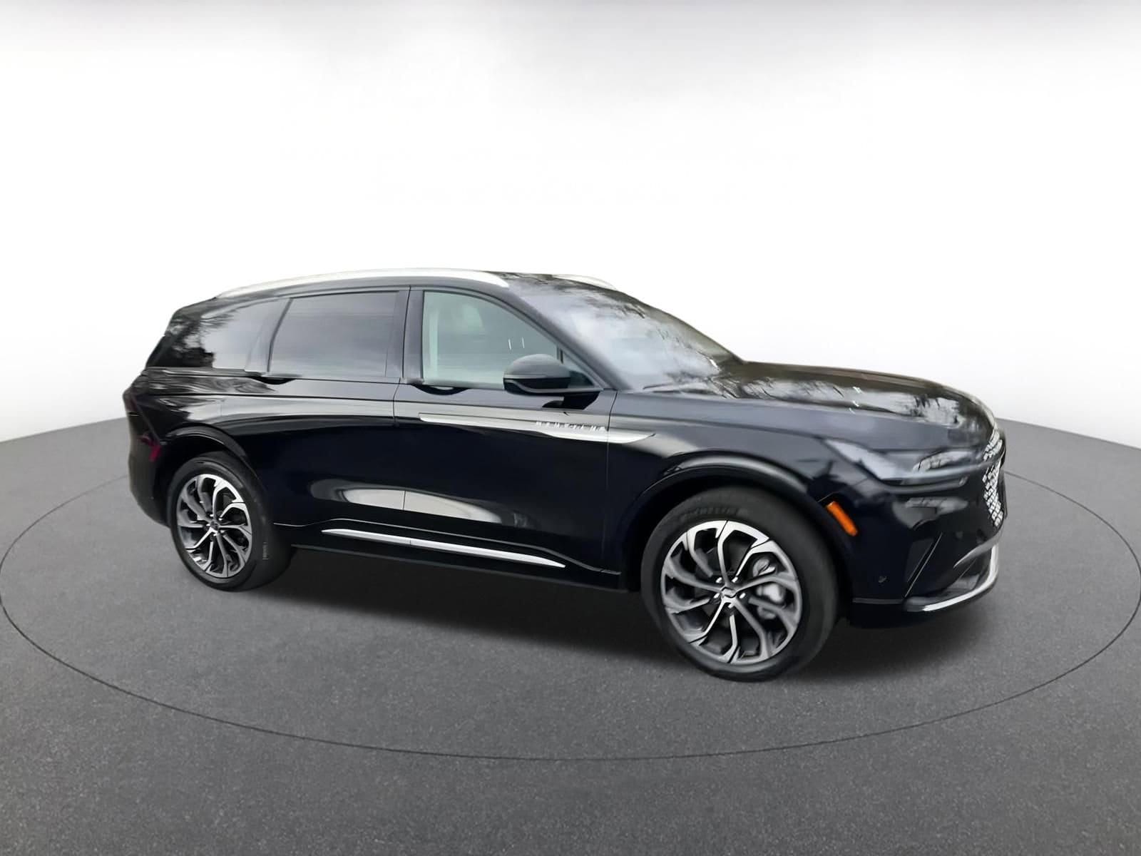 Thumbnail: 2024 Lincoln Nautilus - 2