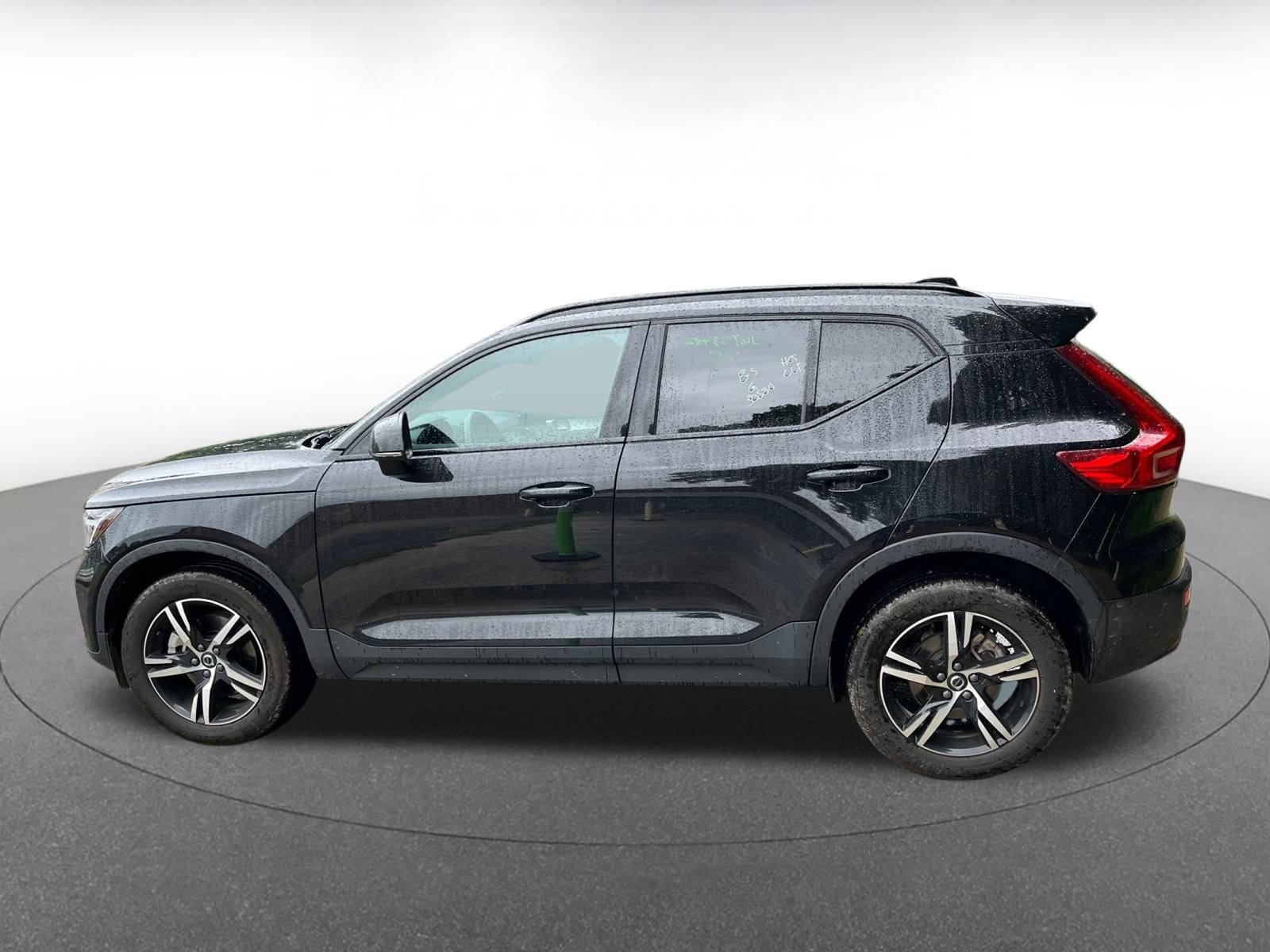 Thumbnail: 2024 Volvo XC40 - 7