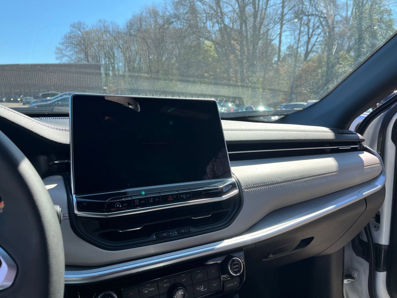 Thumbnail: 2025 Jeep Compass - 17